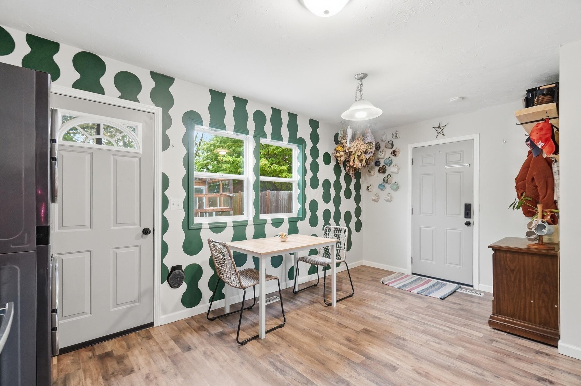 596 Easy Street Property Photo 18