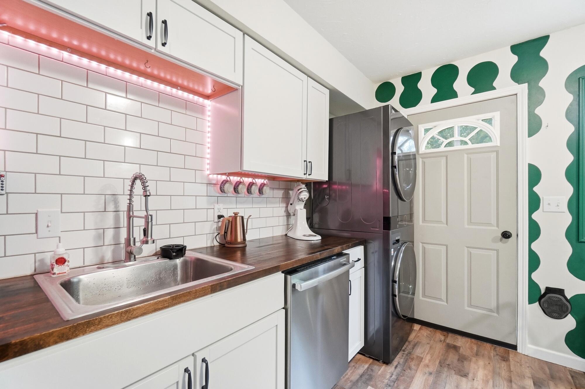 596 Easy Street Property Photo 19
