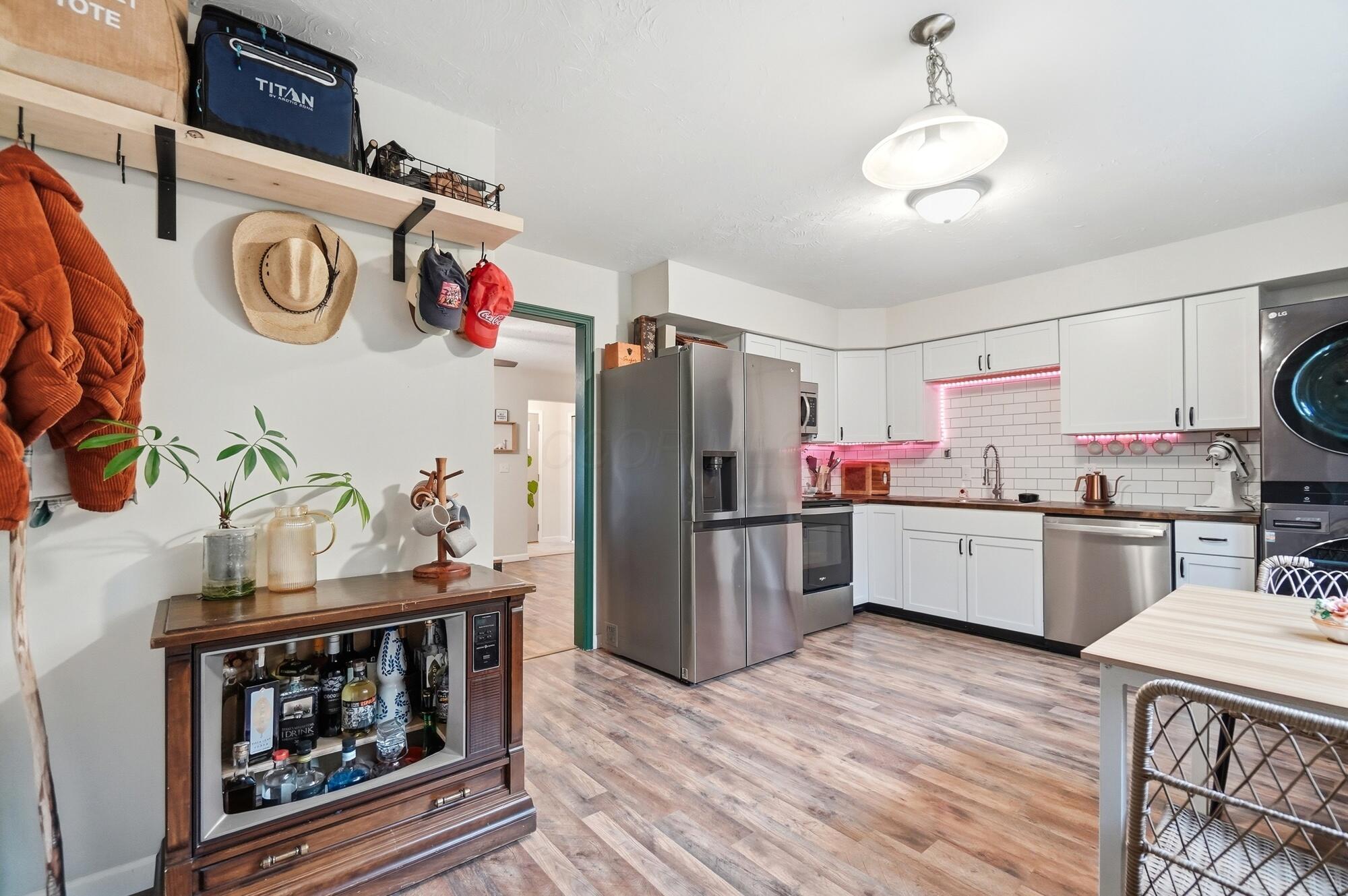 596 Easy Street Property Photo 23