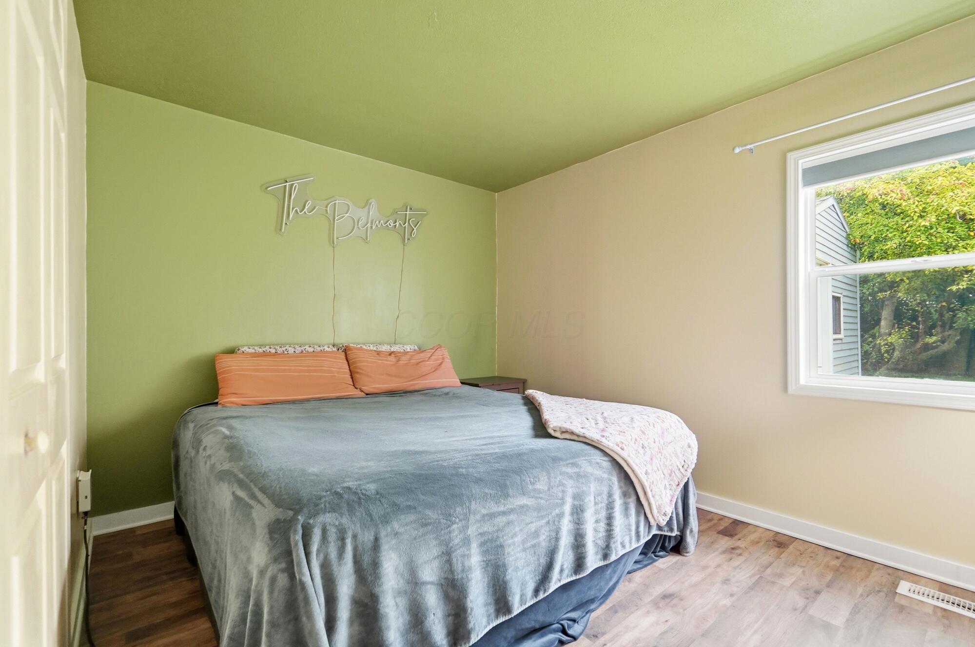 596 Easy Street Property Photo 24