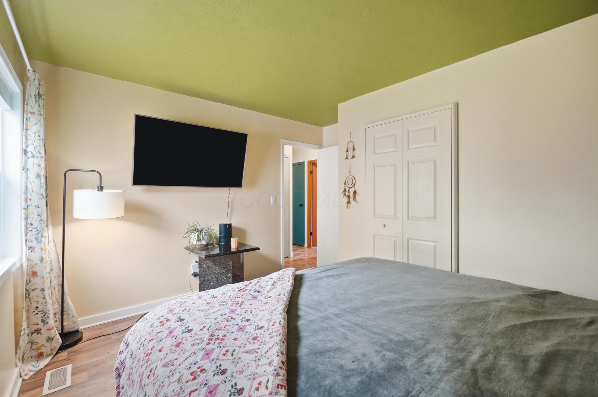 596 Easy Street Property Photo 26