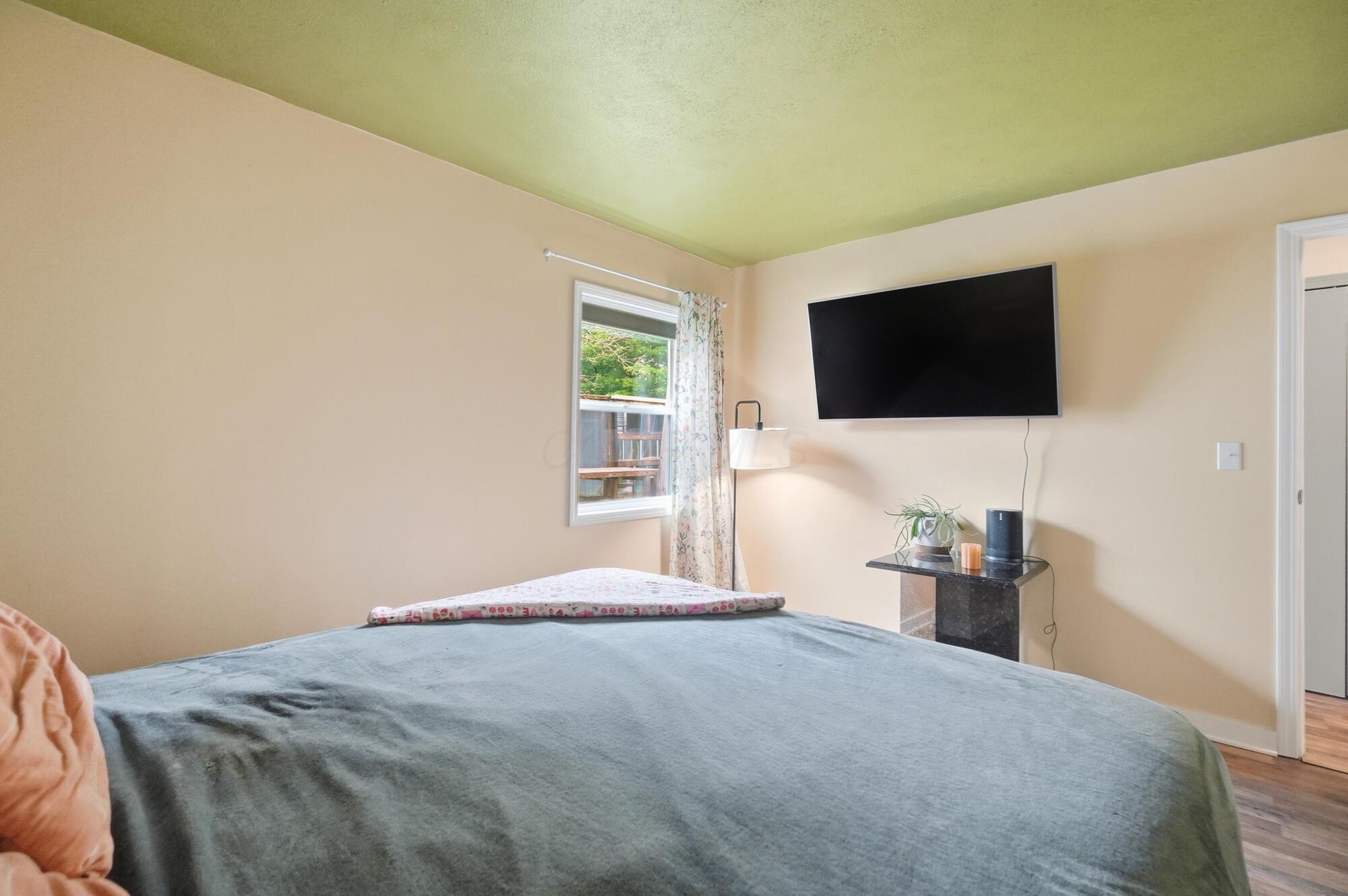 596 Easy Street Property Photo 27
