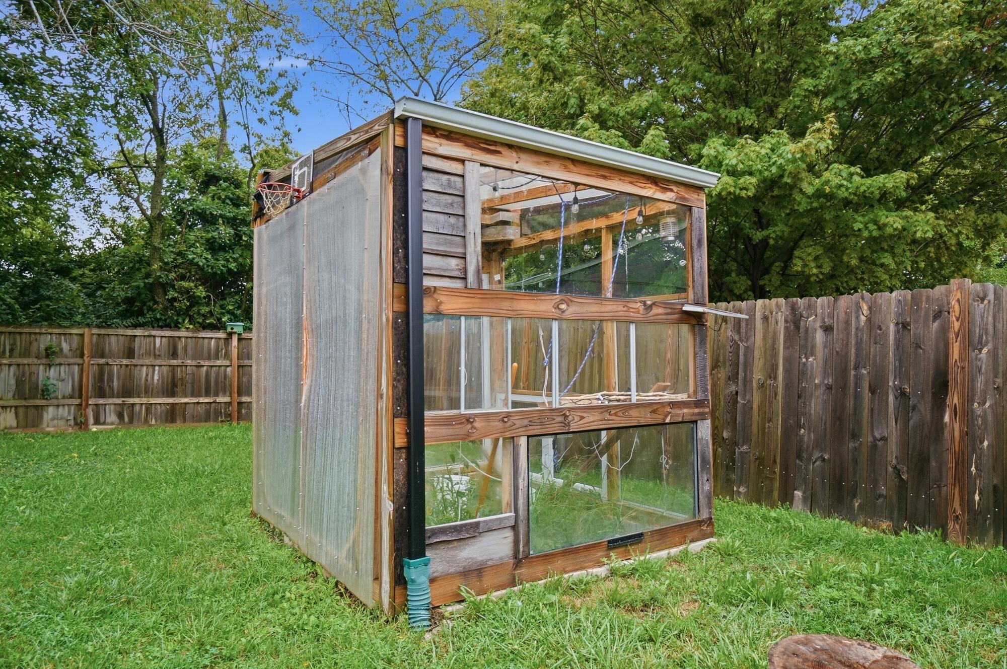 596 Easy Street Property Photo 45