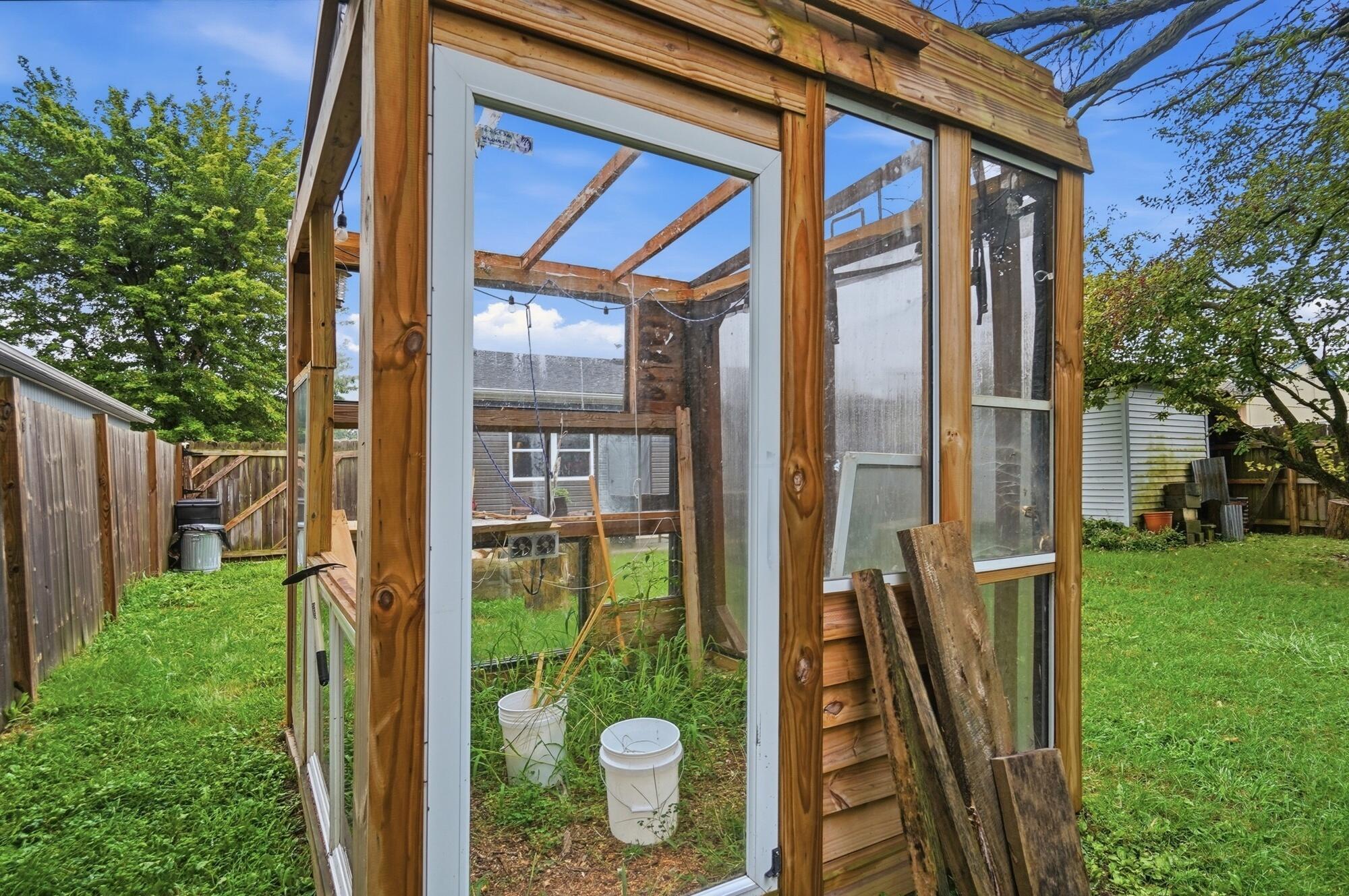 596 Easy Street Property Photo 46