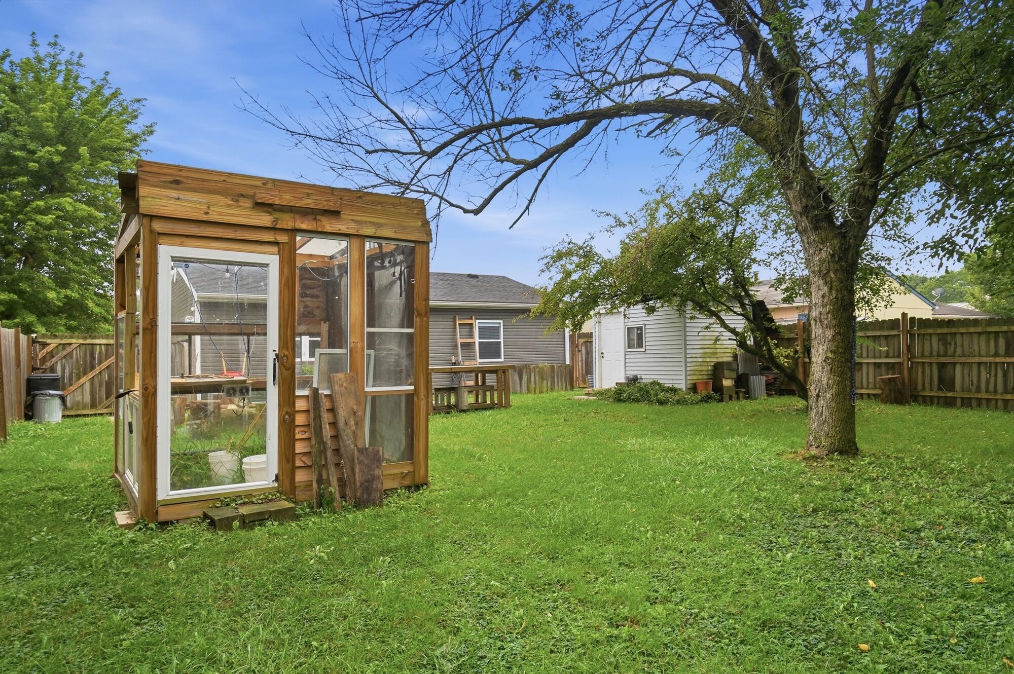 596 Easy Street Property Photo 48