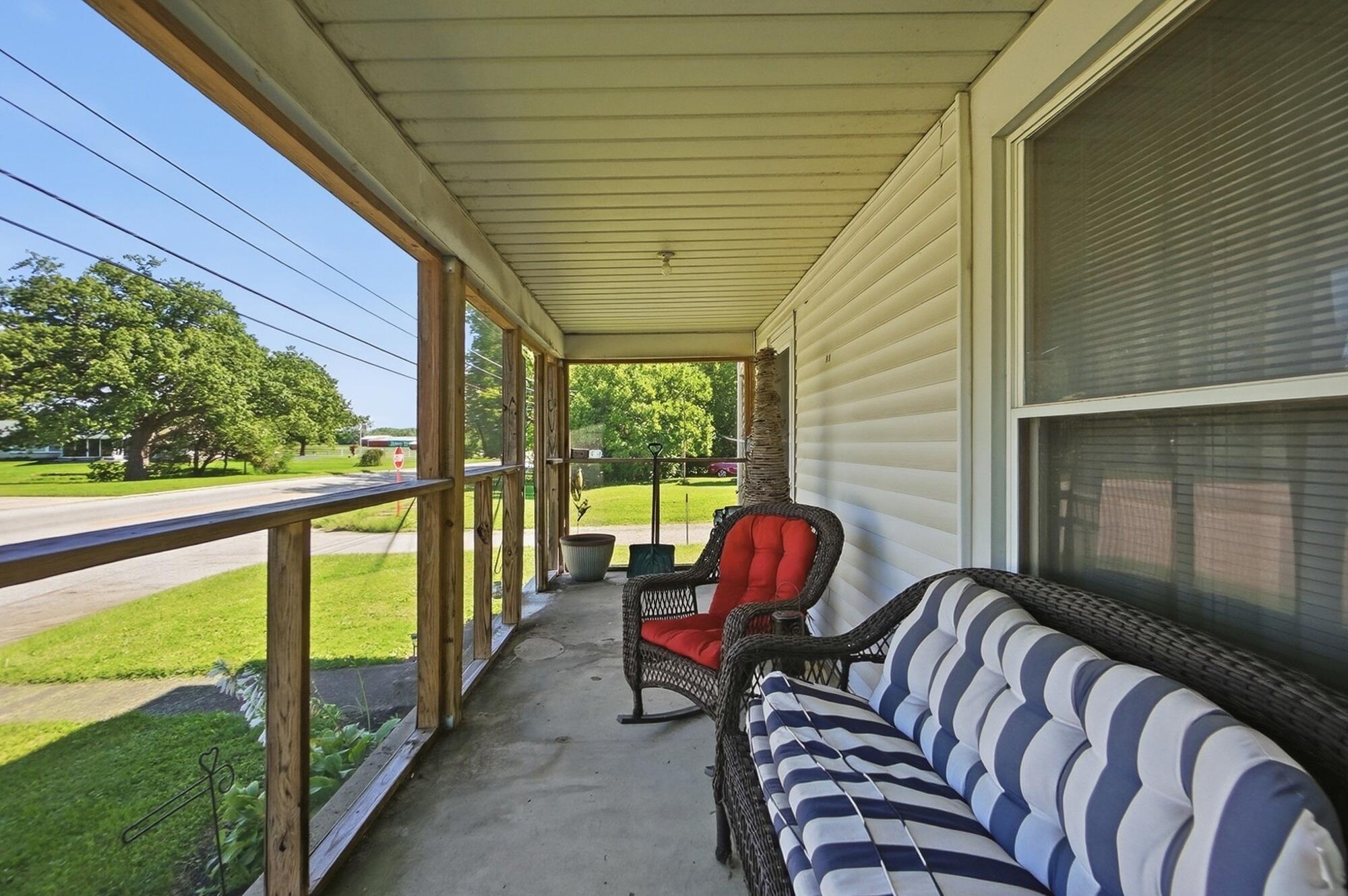 189 E Main Street Property Photo 3