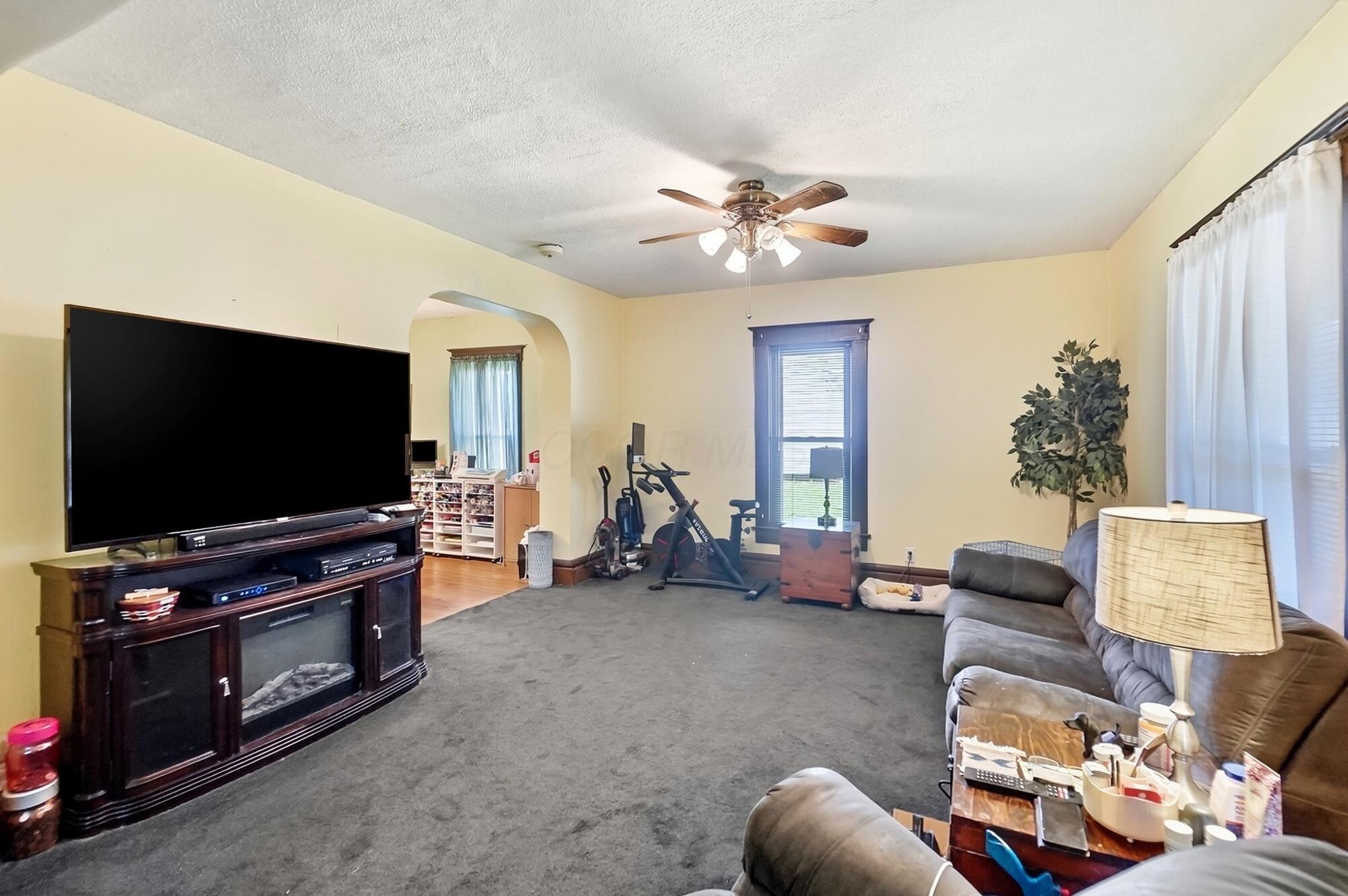 189 E Main Street Property Photo 5
