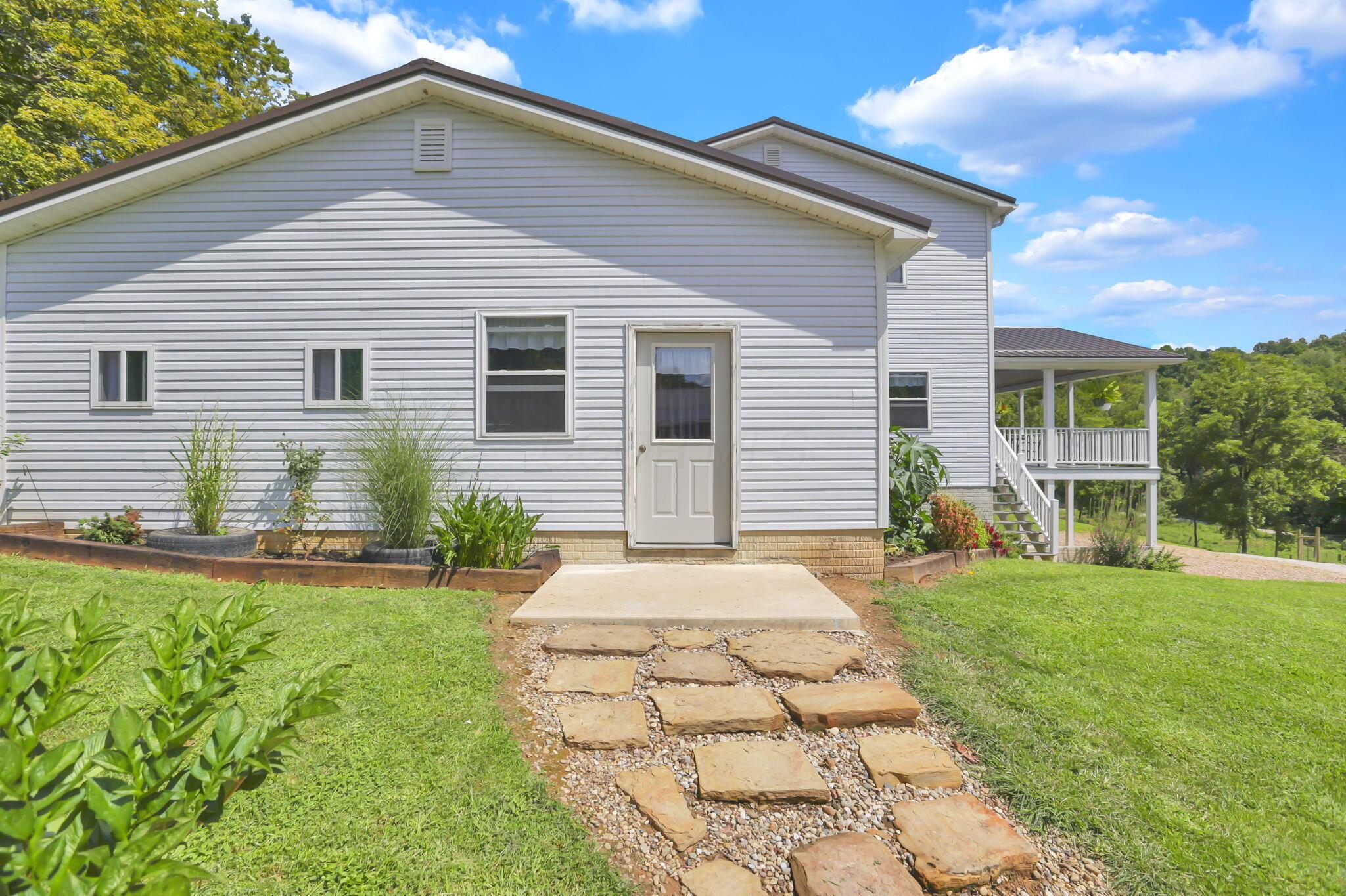 50023 Glady Road Property Photo 5