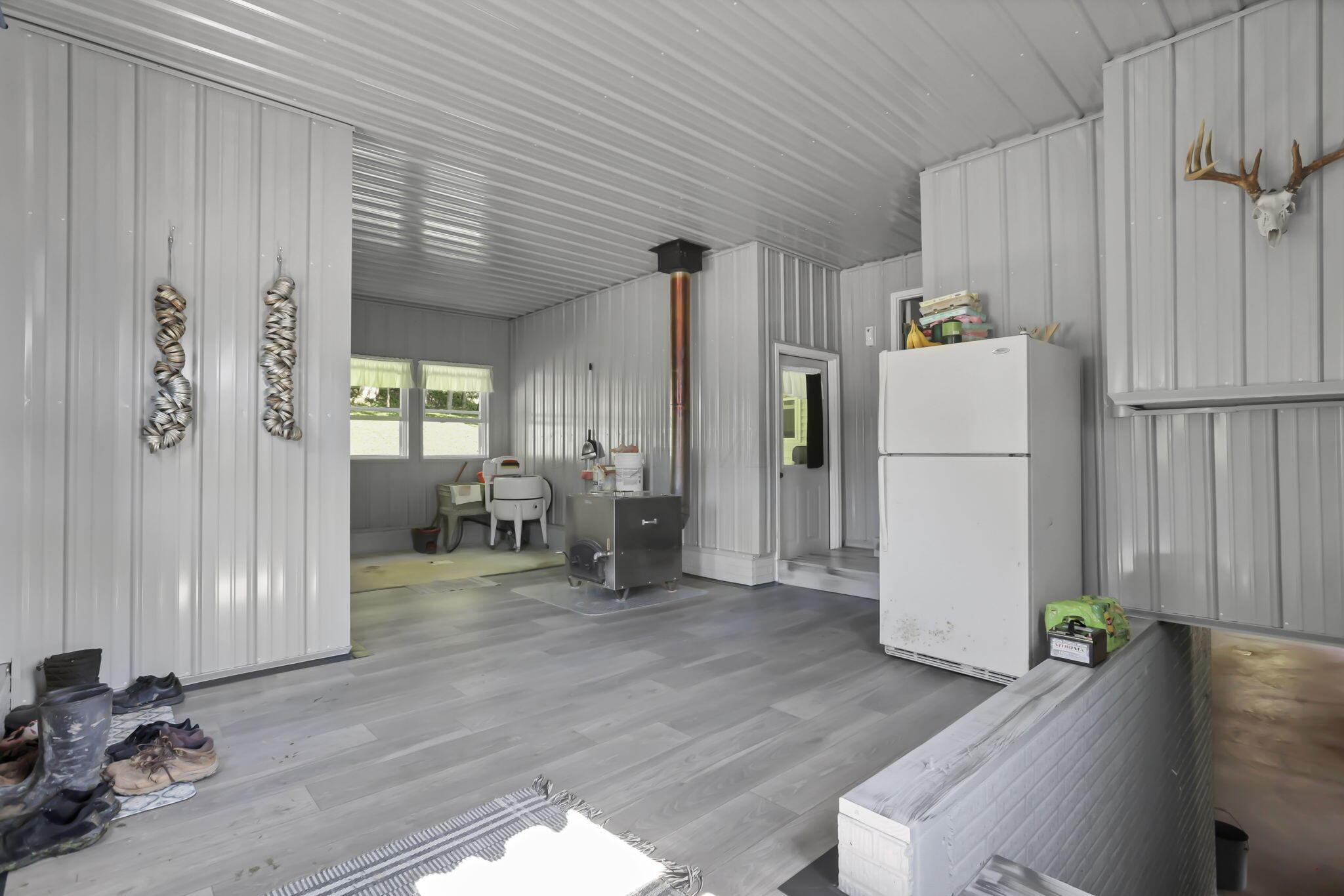 50023 Glady Road Property Photo 9