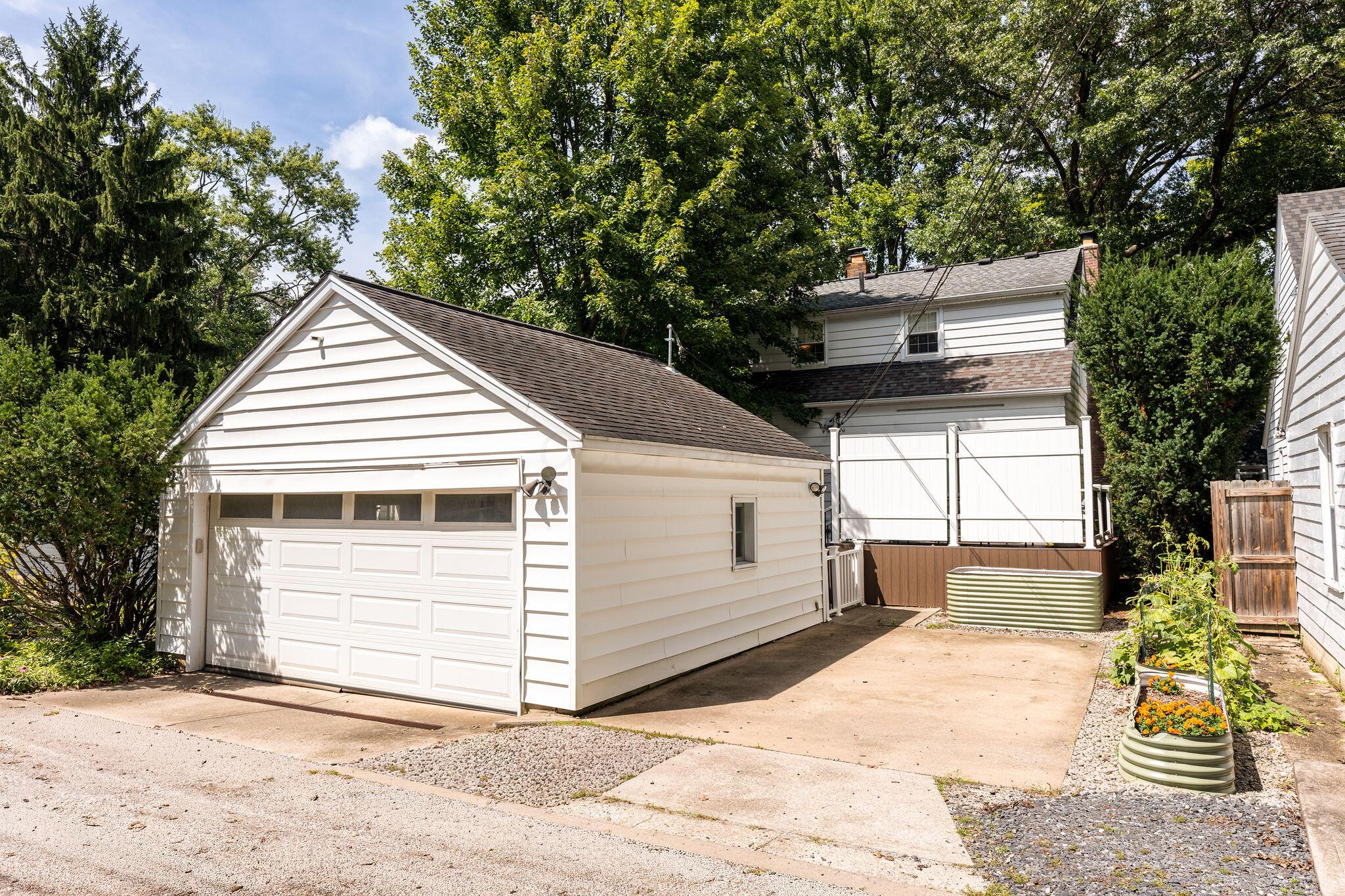 217 Garrett Place Property Photo 37