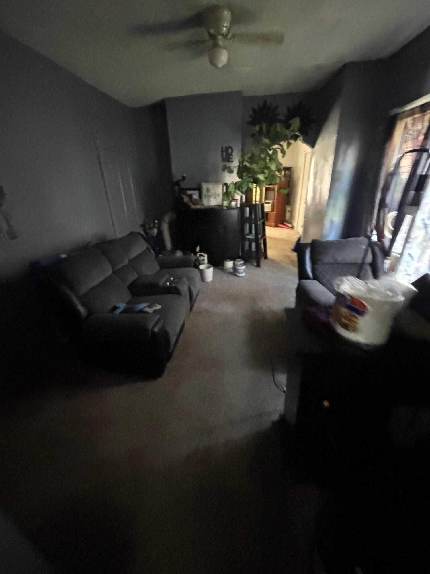 606 Kelton Avenue Property Photo 3