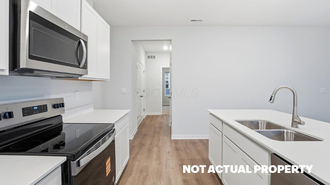 112 Fippenny Place Property Photo 6