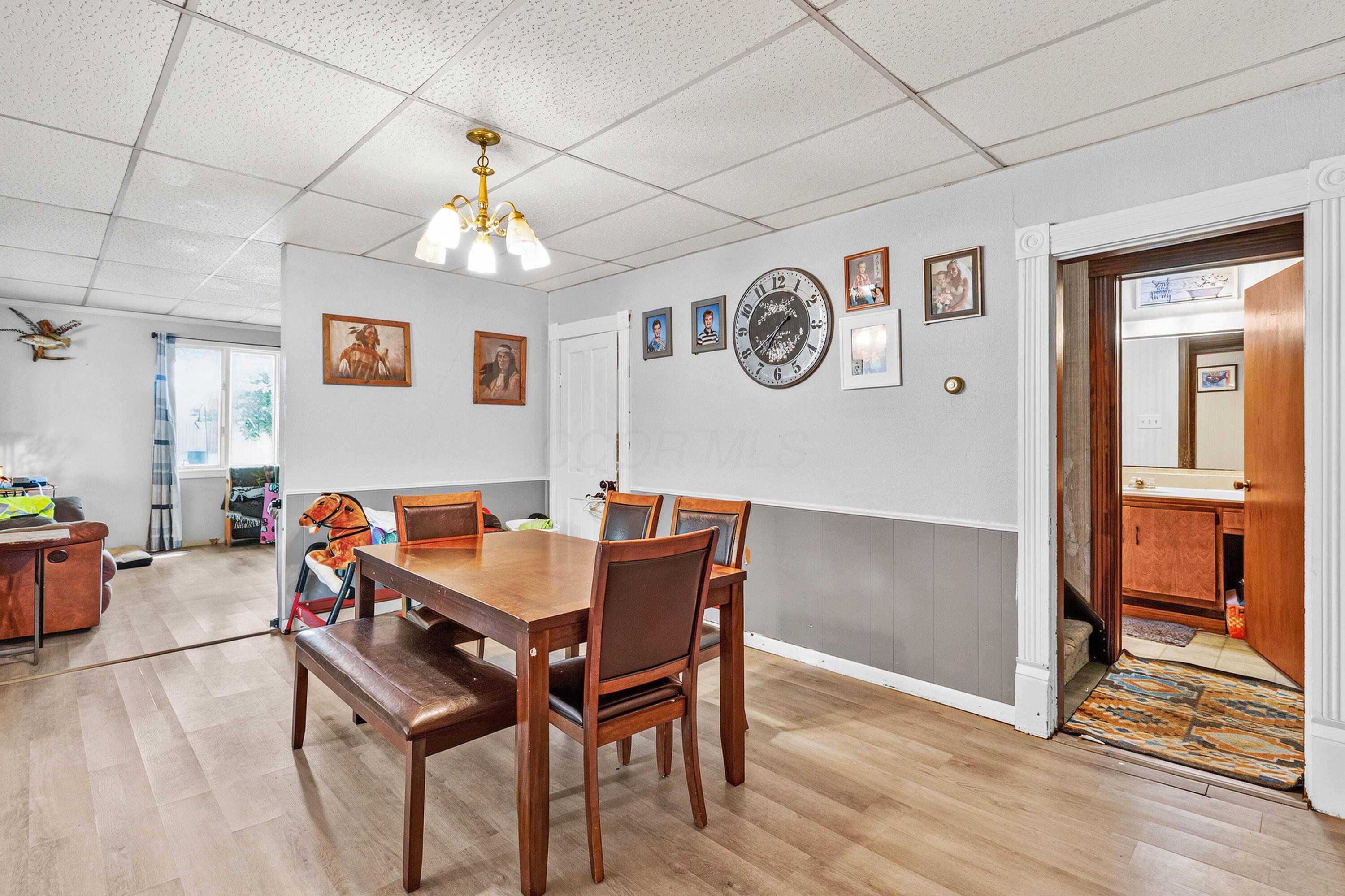 208 S Main Street Property Photo 7