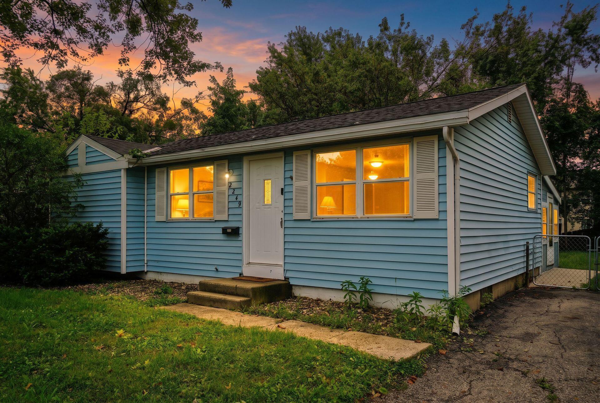 2249 Hampstead Drive Property Photo 1