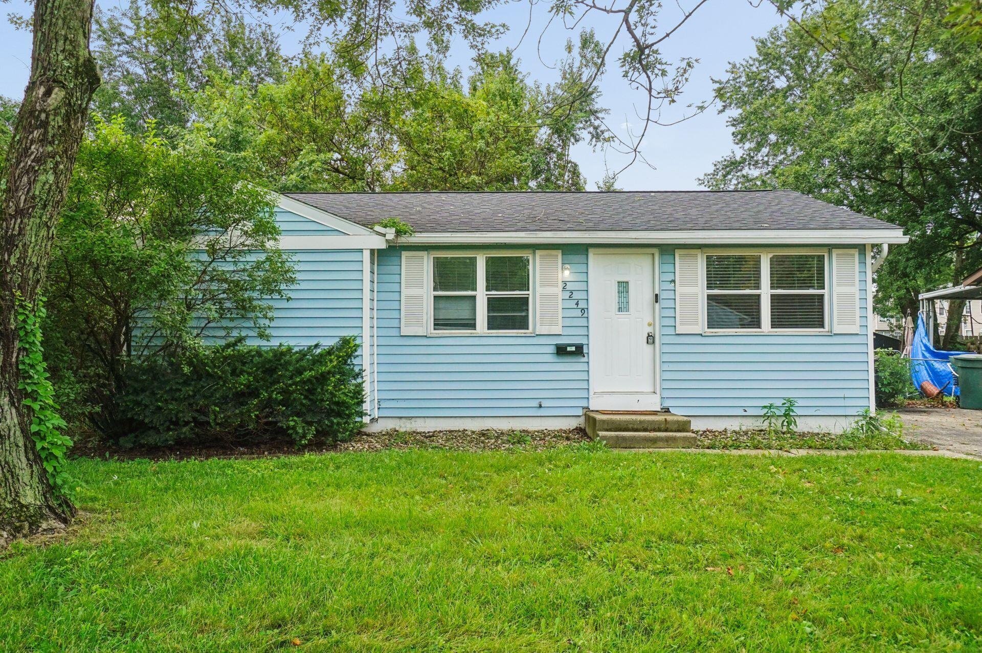 2249 Hampstead Drive Property Photo 2