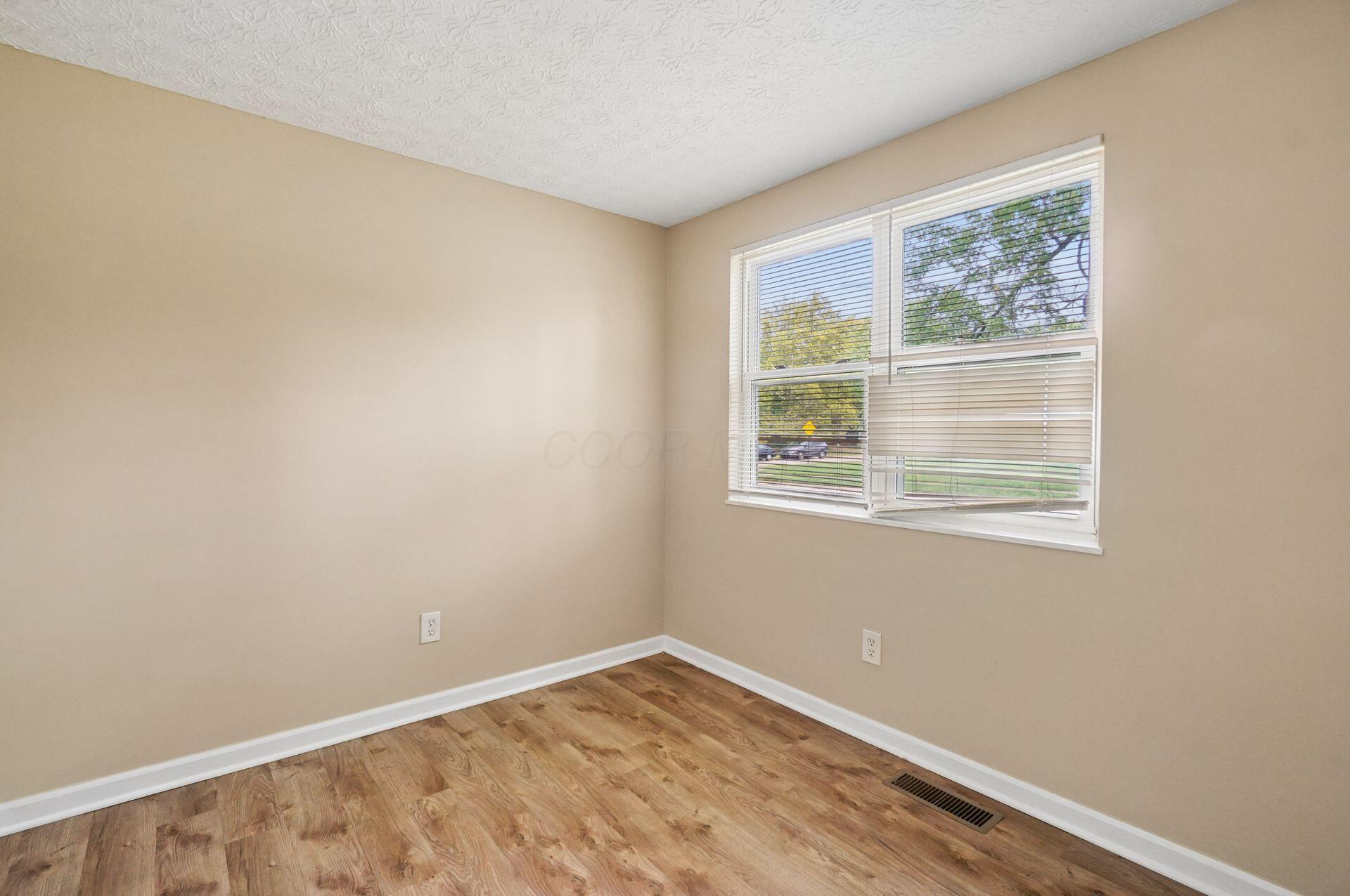 2249 Hampstead Drive Property Photo 12
