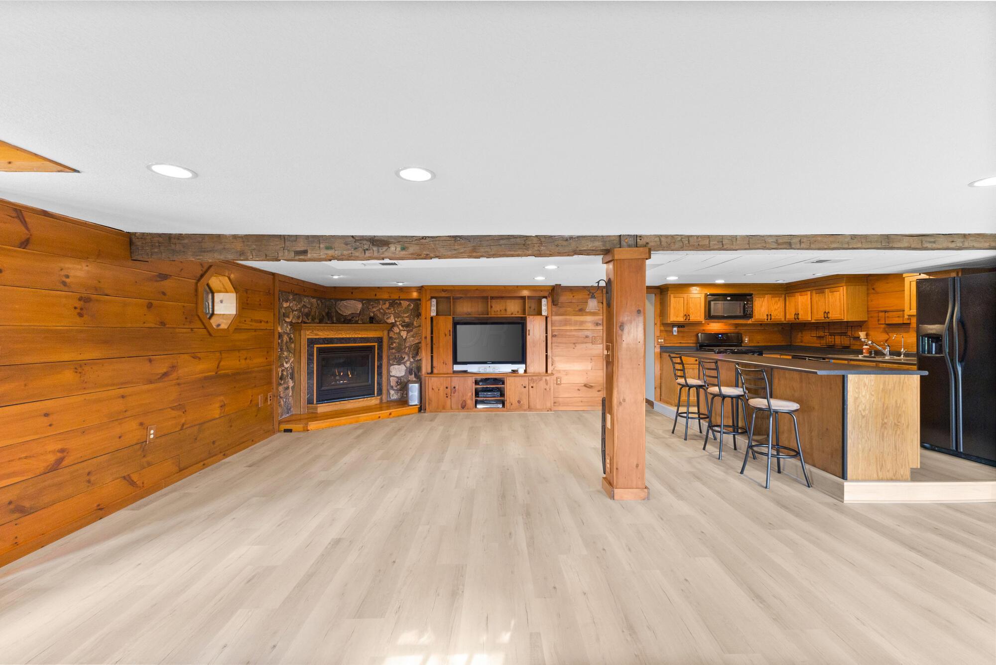 2350 S Wapak Road Property Photo 8