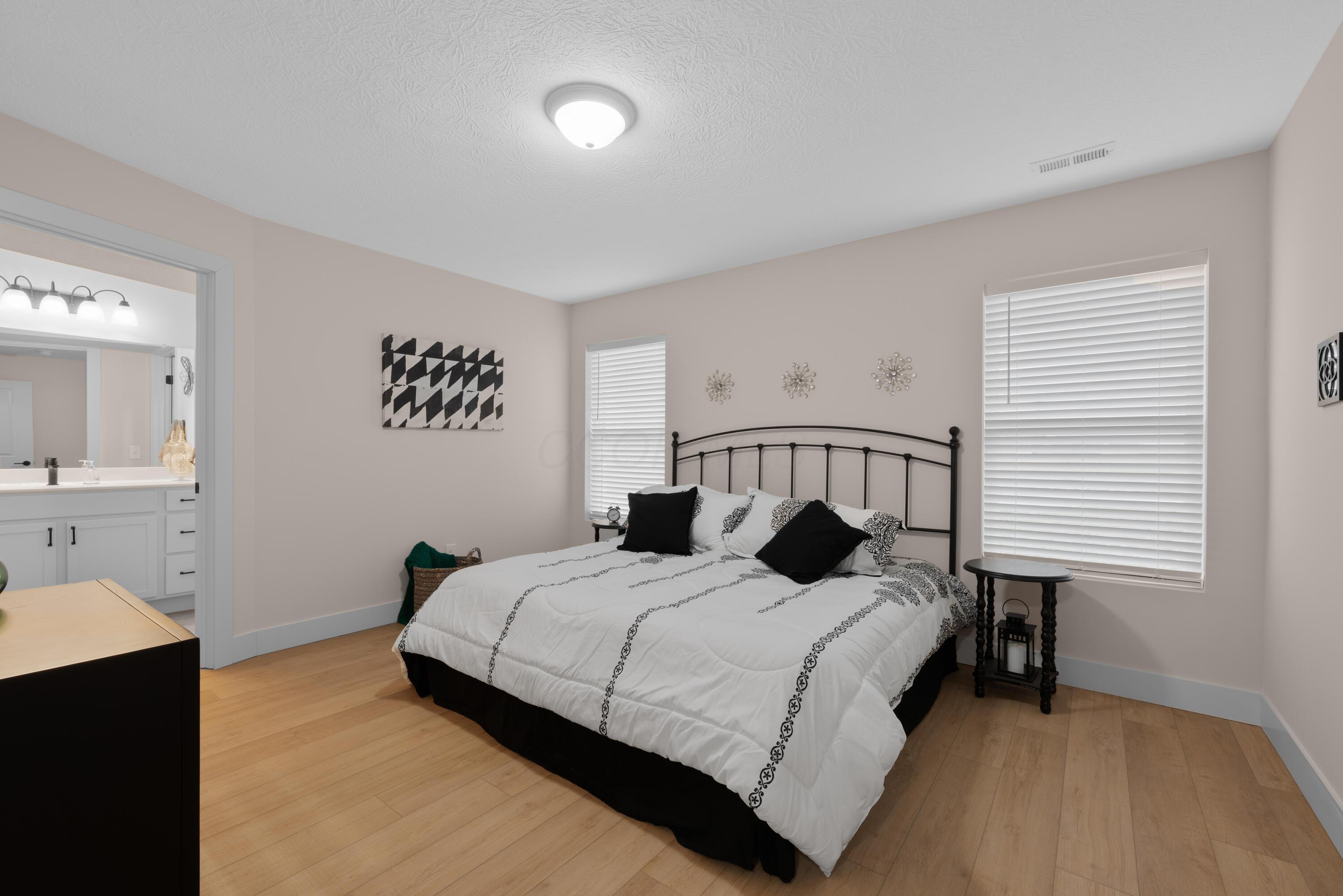 208 Cumberland Meadows Circle Property Photo 17