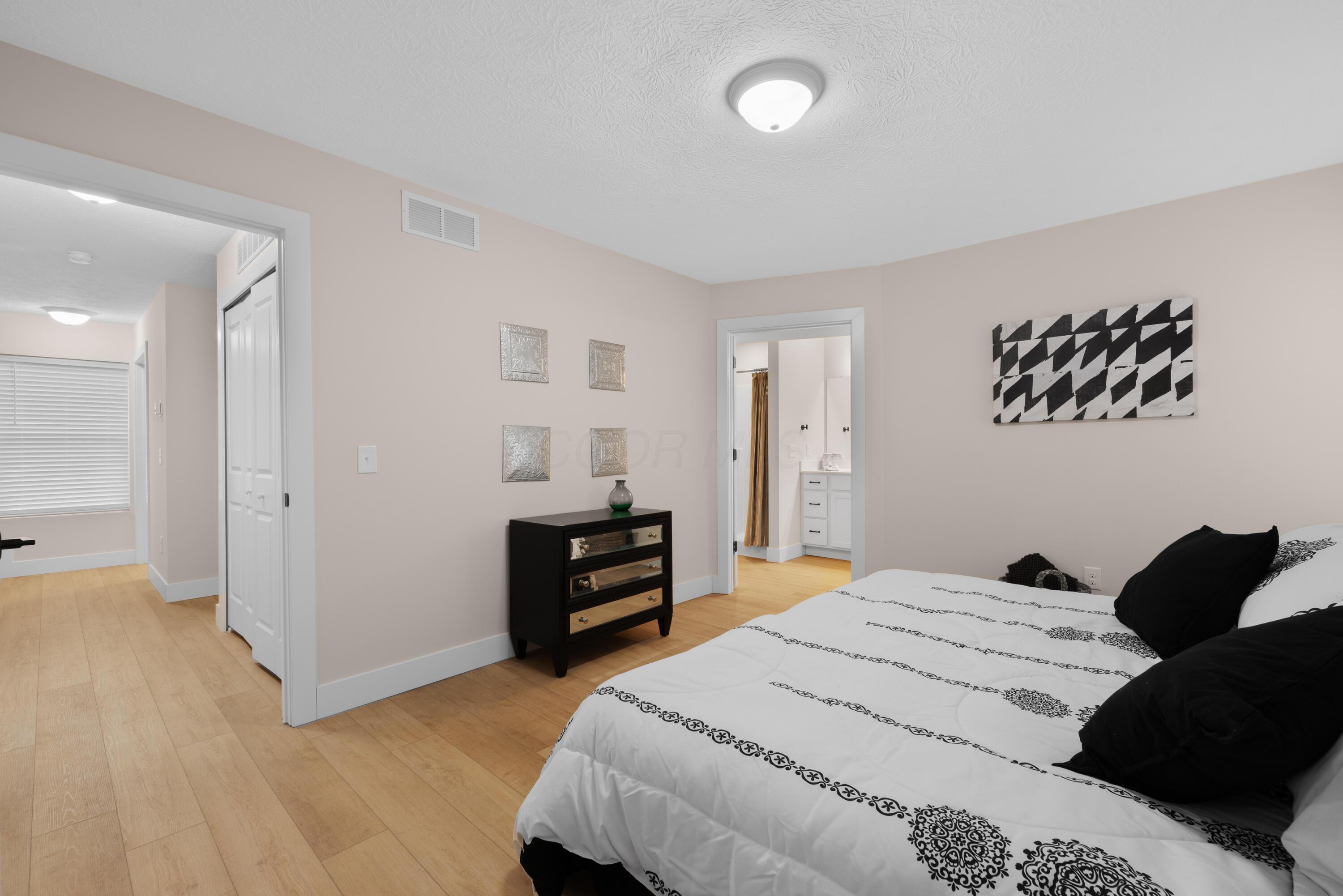 208 Cumberland Meadows Circle Property Photo 18