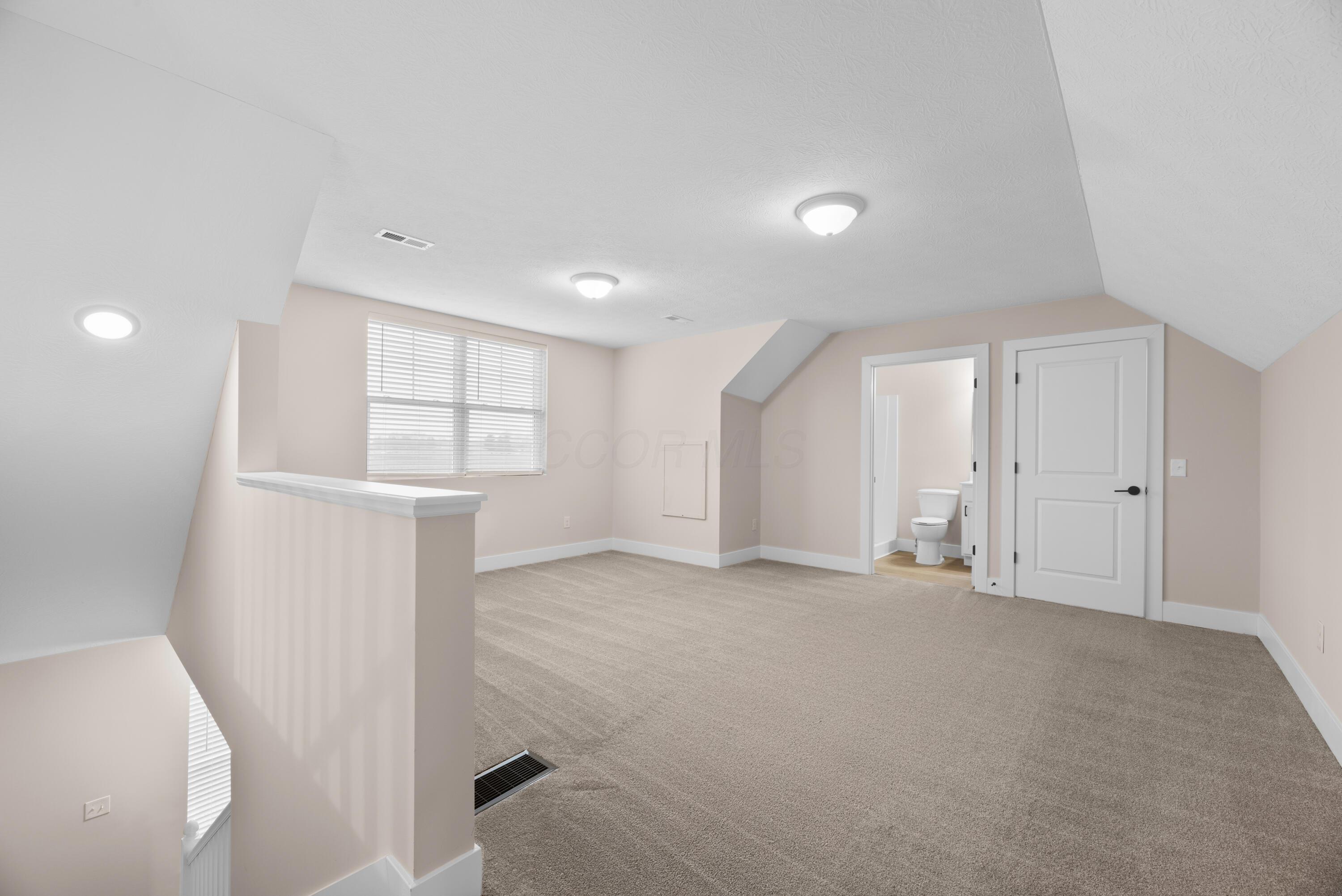 208 Cumberland Meadows Circle Property Photo 32