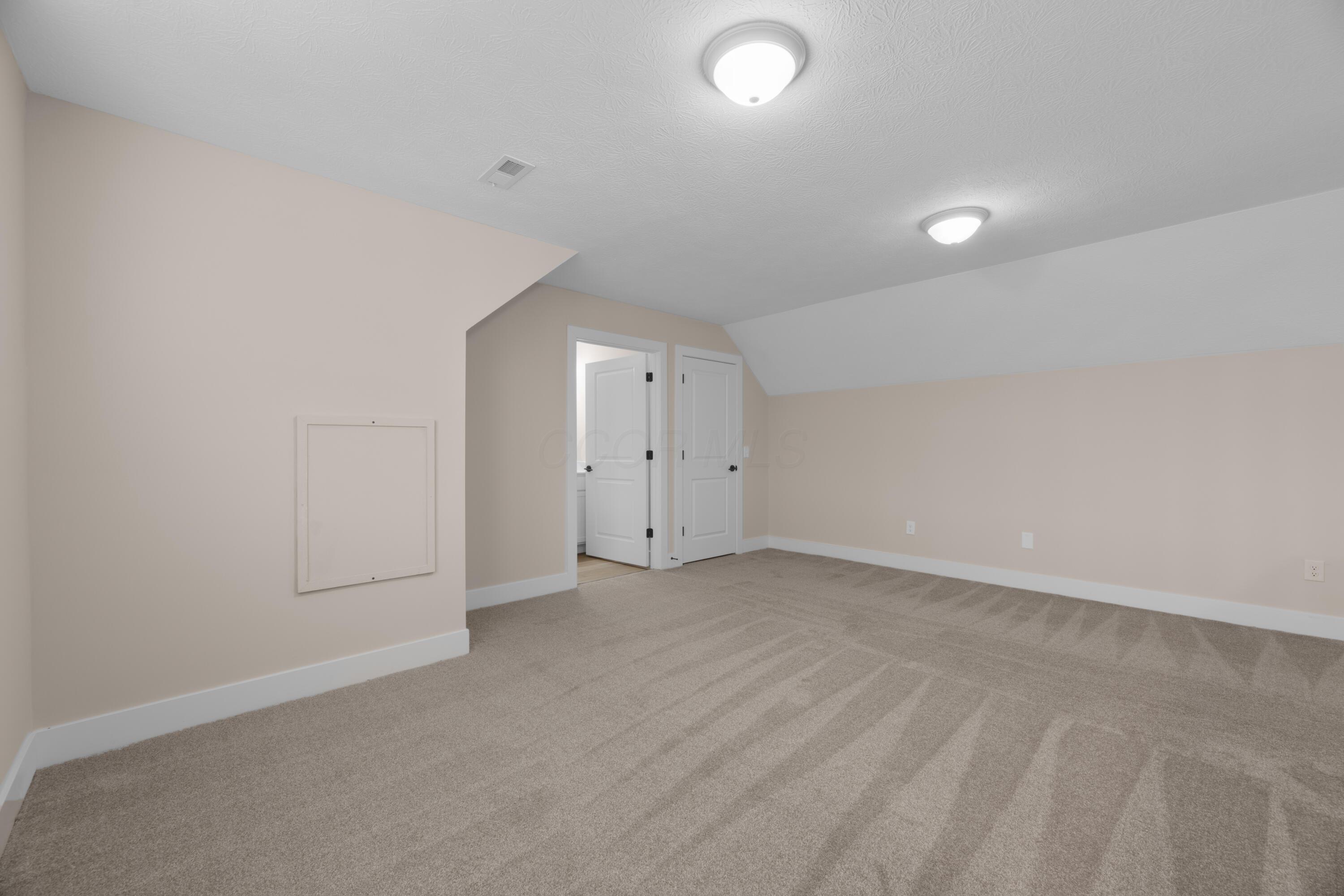 208 Cumberland Meadows Circle Property Photo 35
