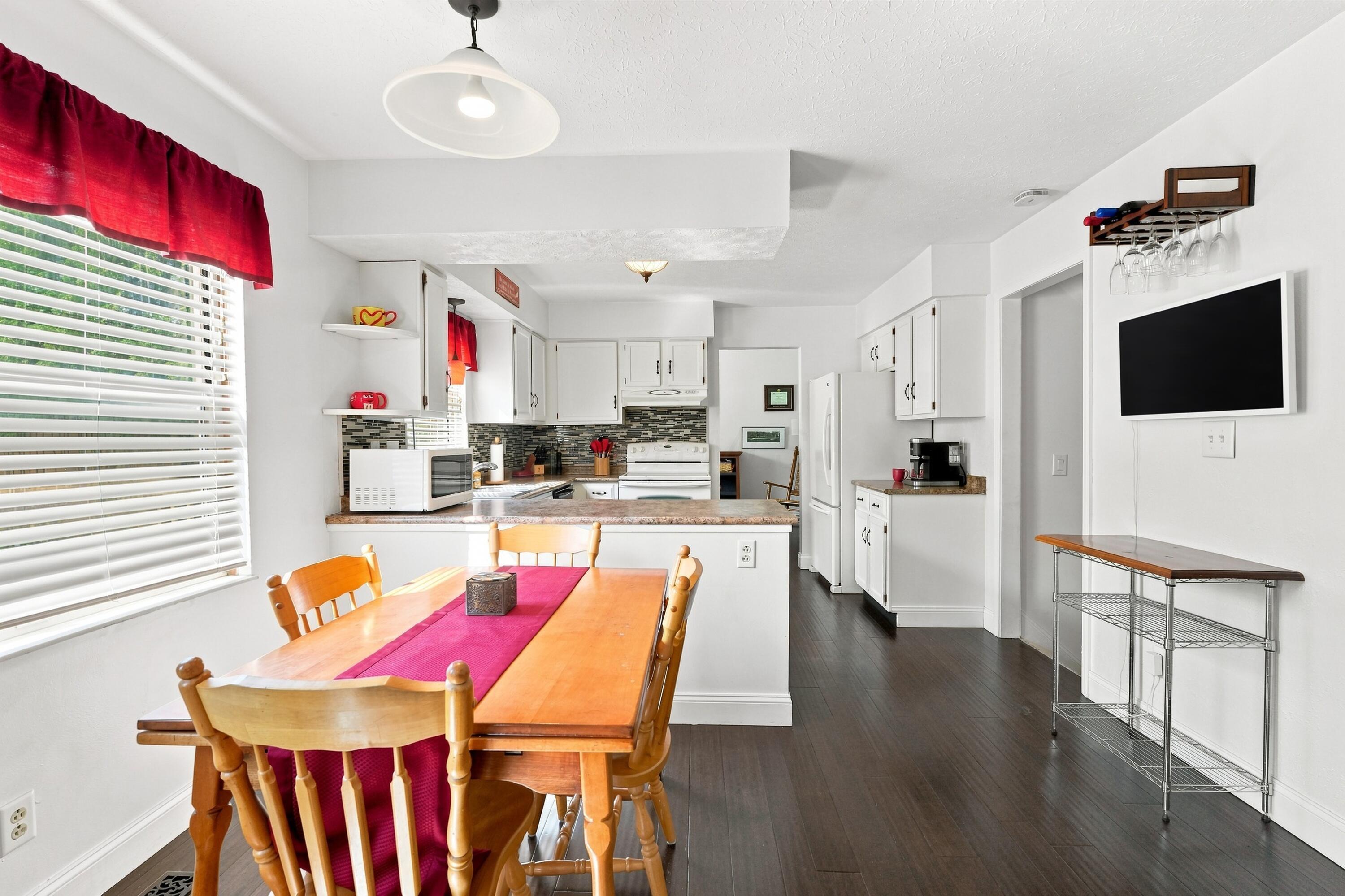 7864 Stanburn Road Property Photo 6