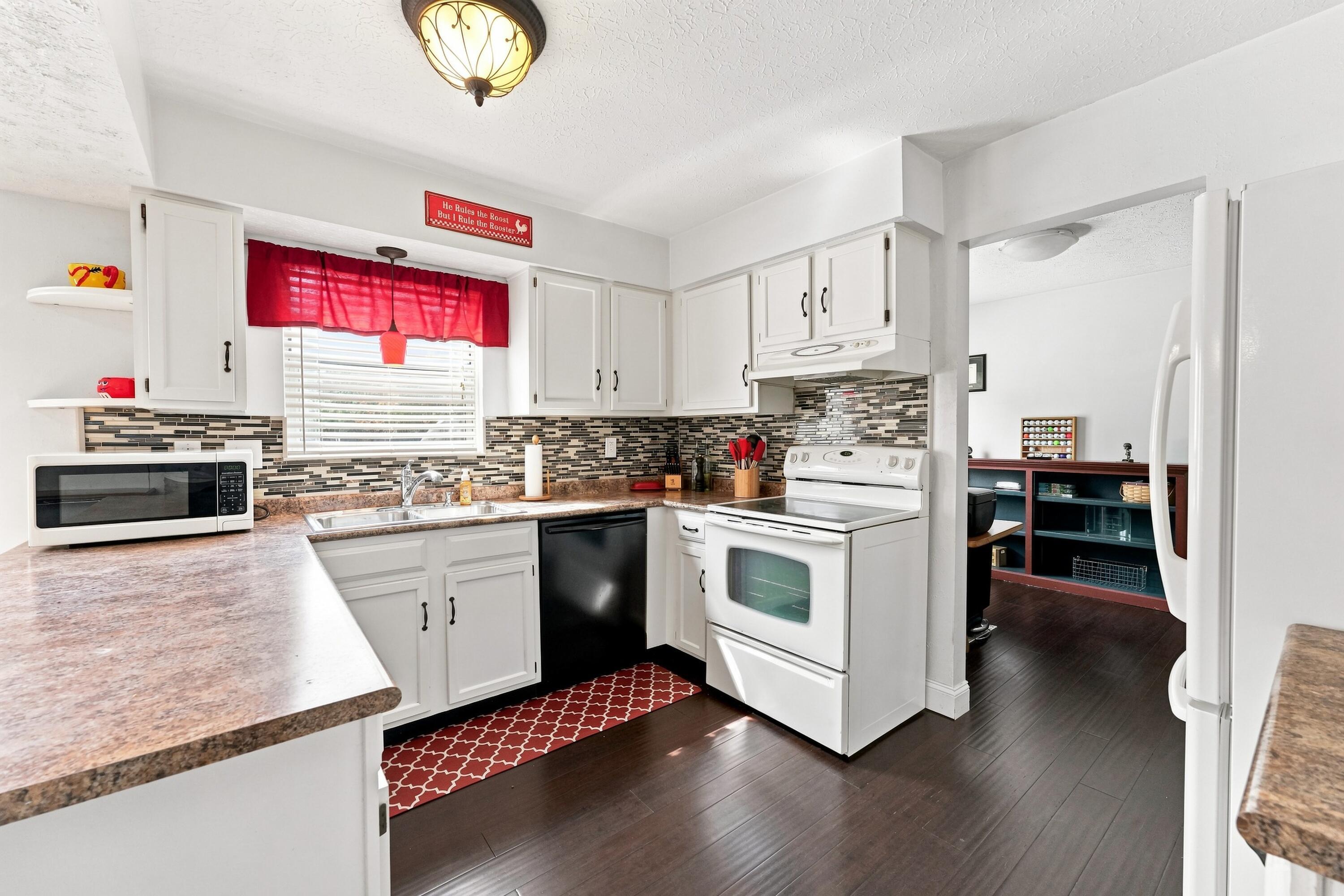 7864 Stanburn Road Property Photo 8