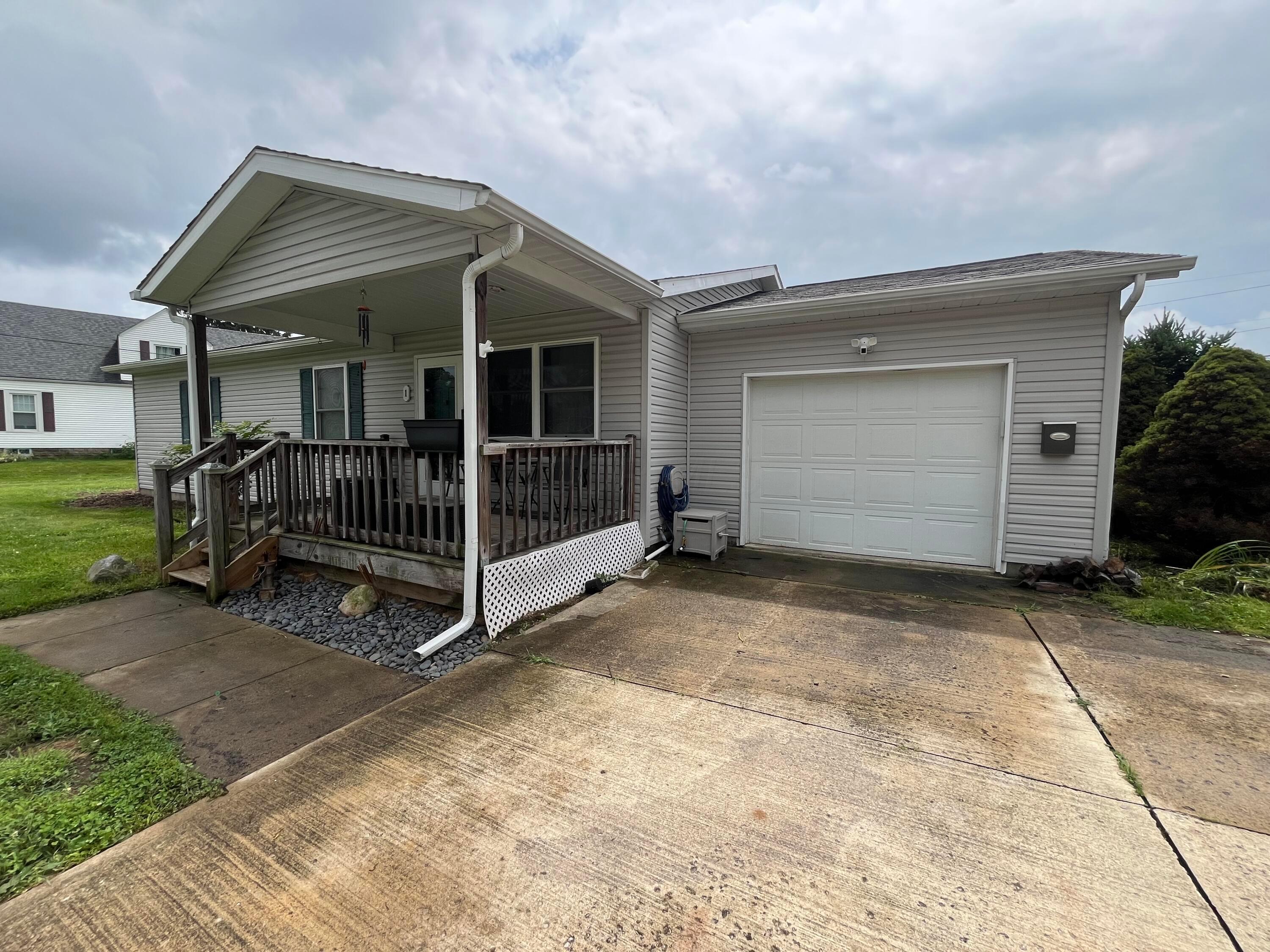 1 Hickory Property Photo 2