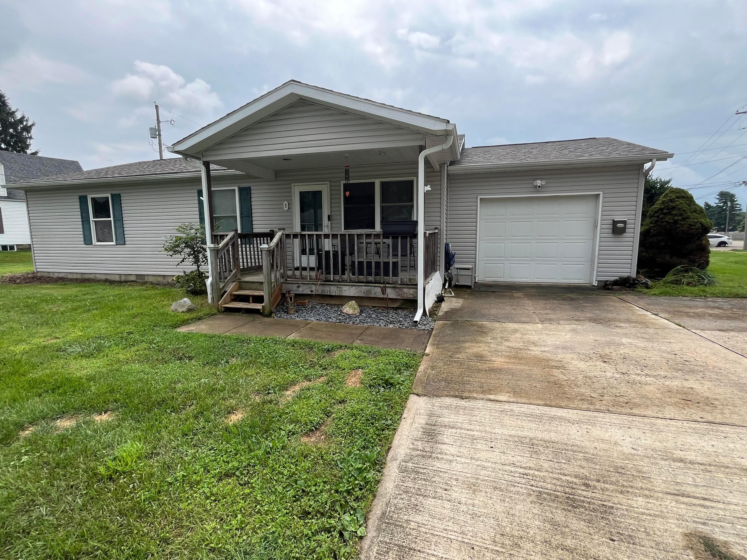 1 Hickory Property Photo 4