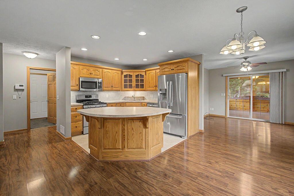 3670 Apple Valley Drive Property Photo 3
