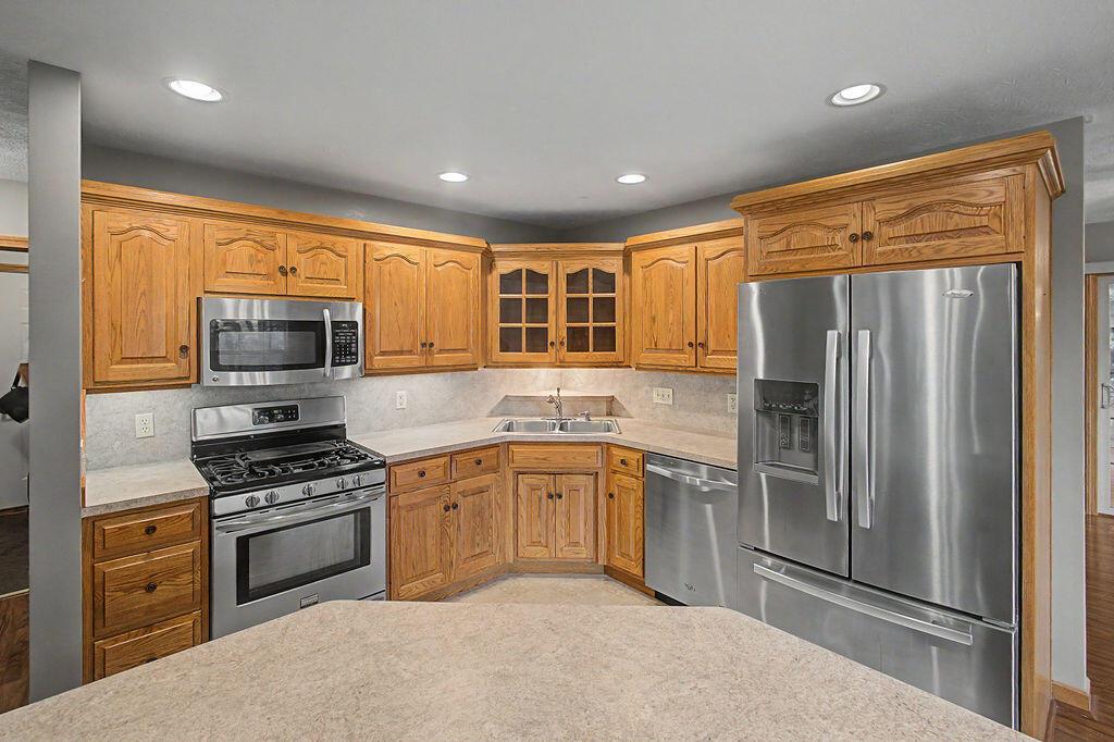 3670 Apple Valley Drive Property Photo 4