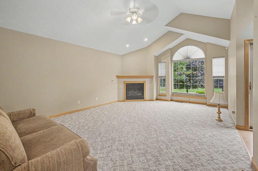 3670 Apple Valley Drive Property Photo 7