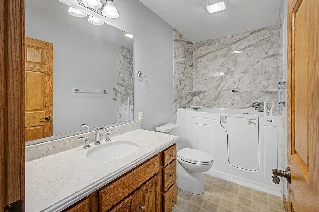 3670 Apple Valley Drive Property Photo 13