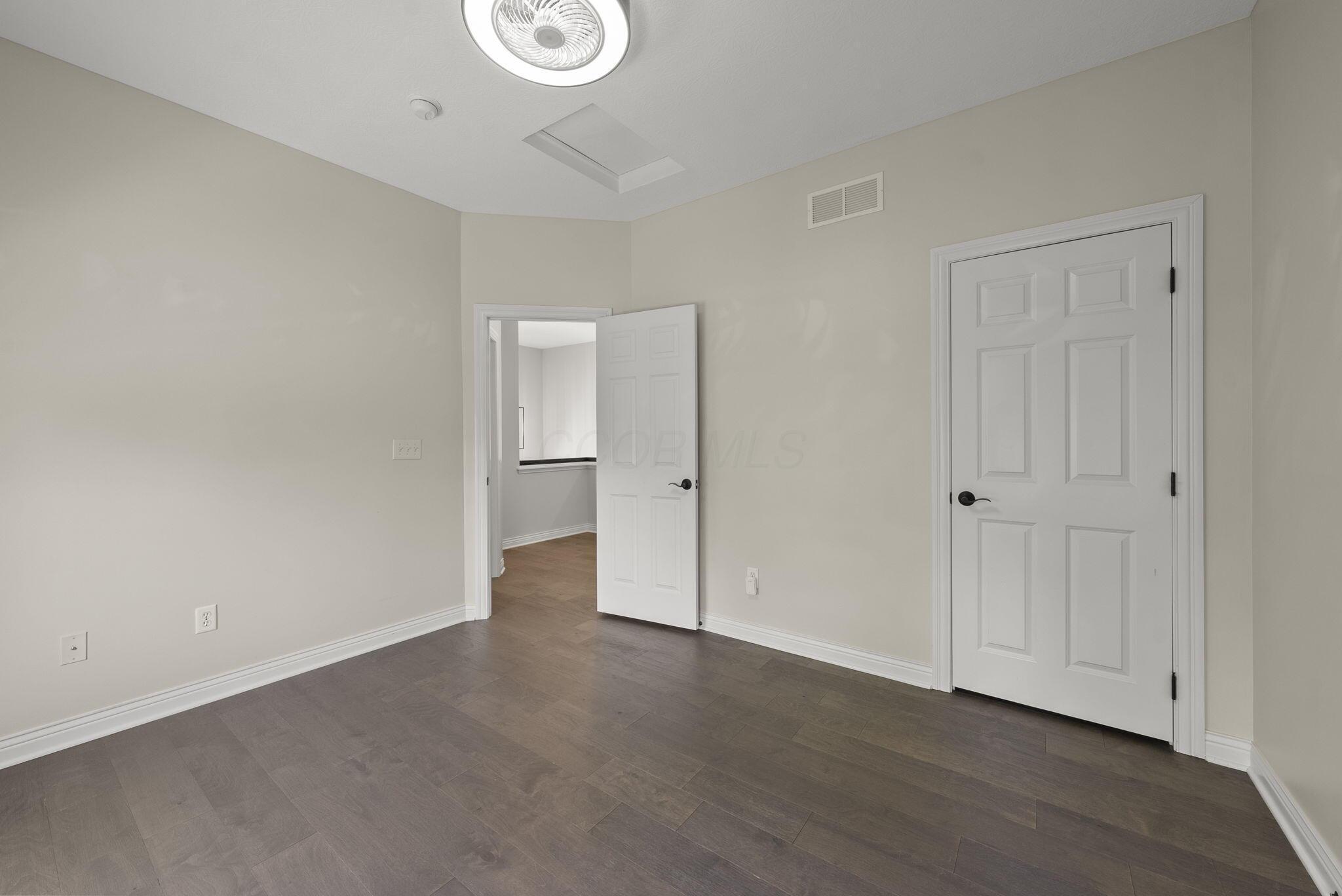 4979 Hearthstone Park Drive Property Photo 28