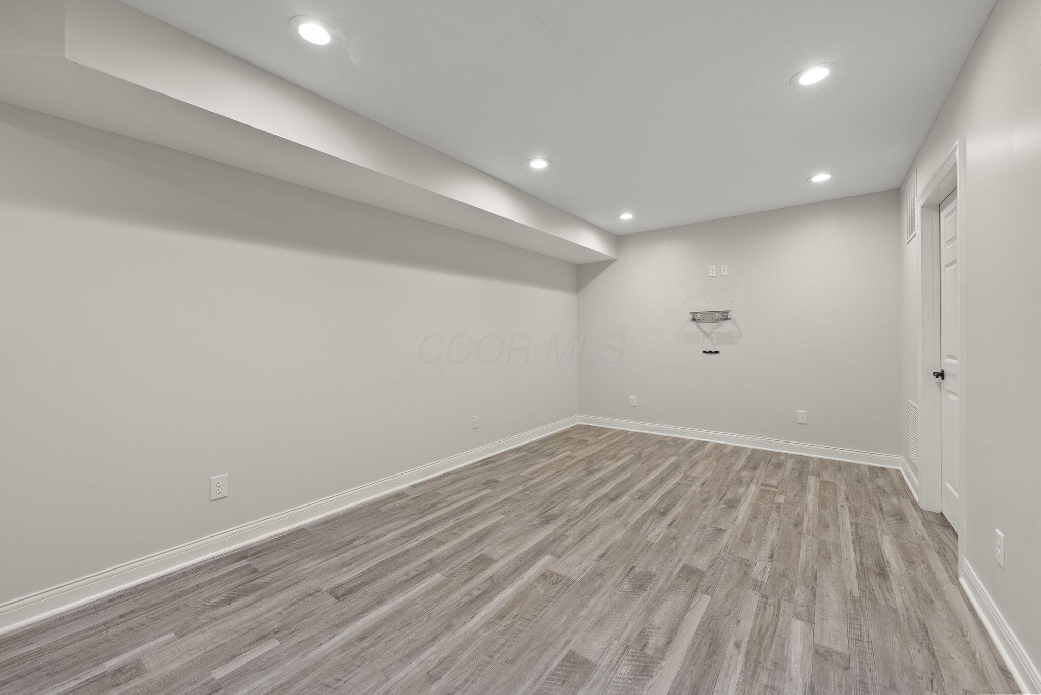 4979 Hearthstone Park Drive Property Photo 45