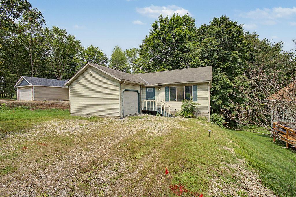 707 Greenbriar Circle Property Photo 1