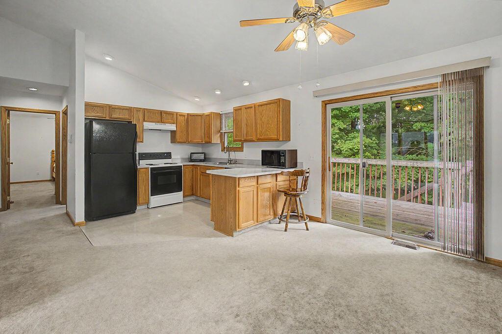 707 Greenbriar Circle Property Photo 2