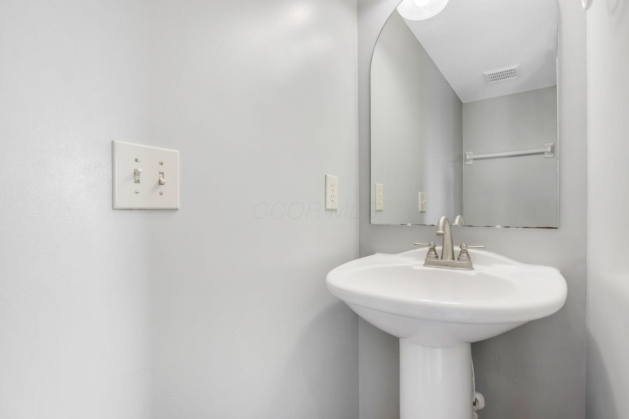 340 Enos Loomis Street Property Photo 20