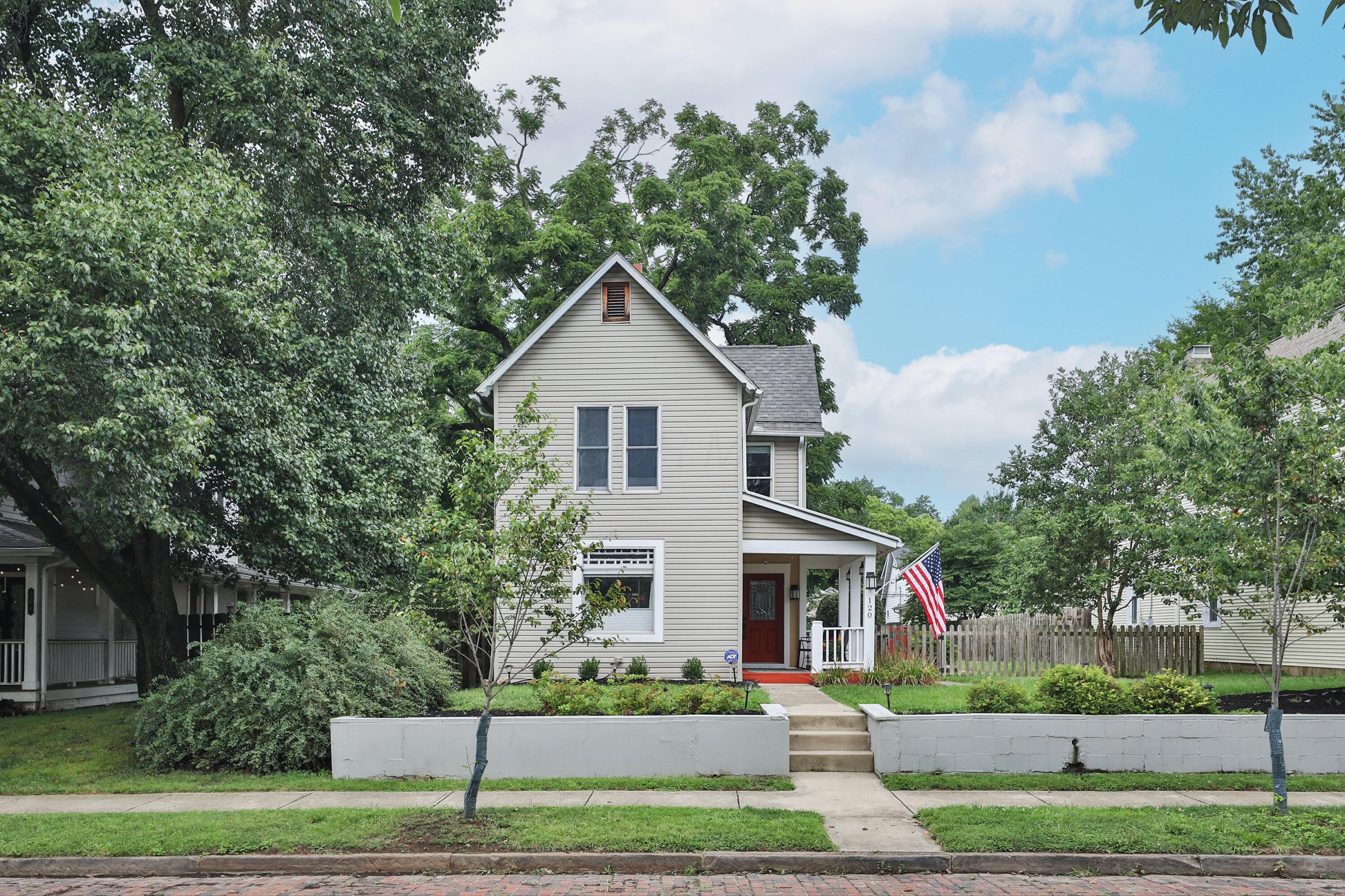 120 W Como Avenue Property Photo 2