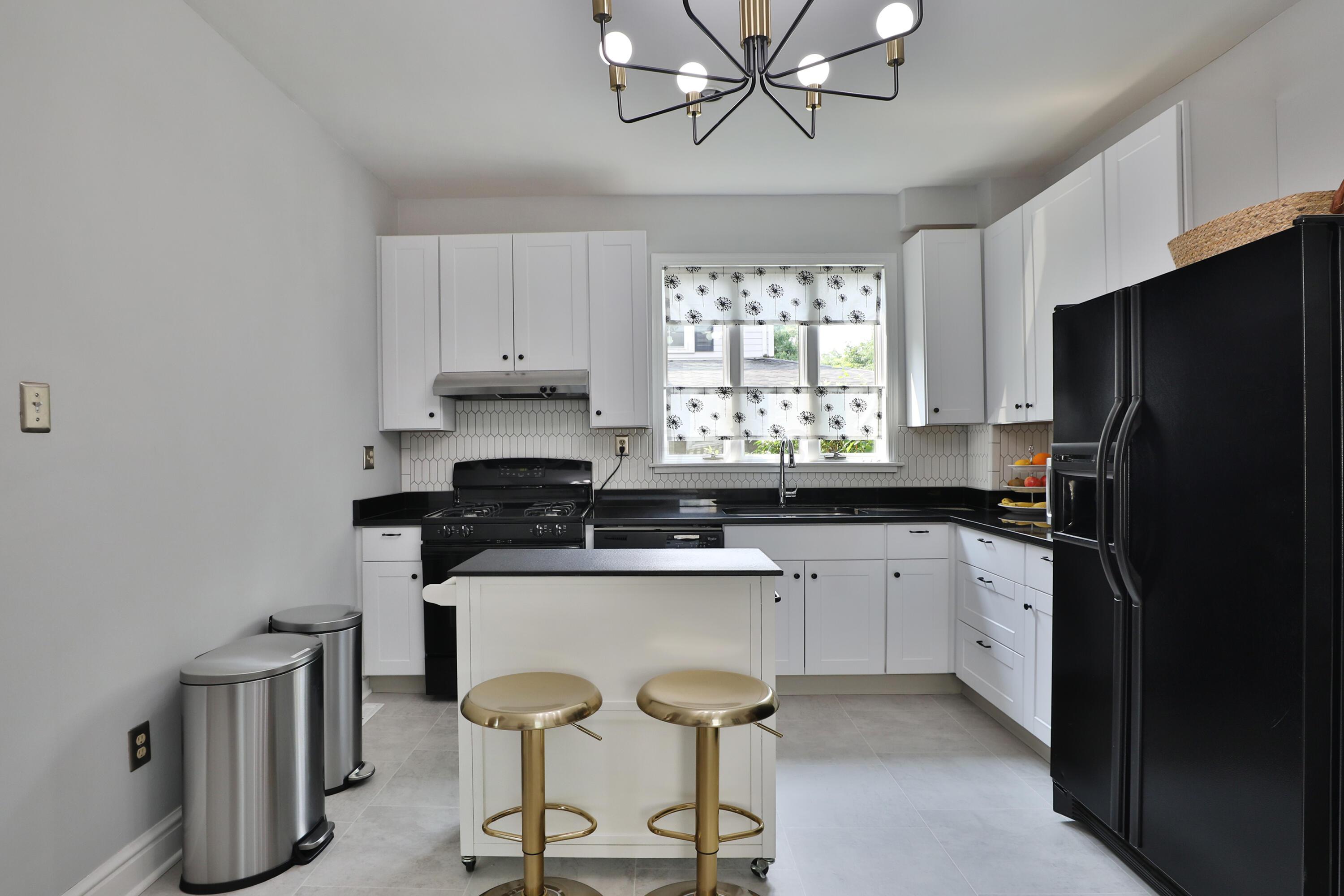 120 W Como Avenue Property Photo 18
