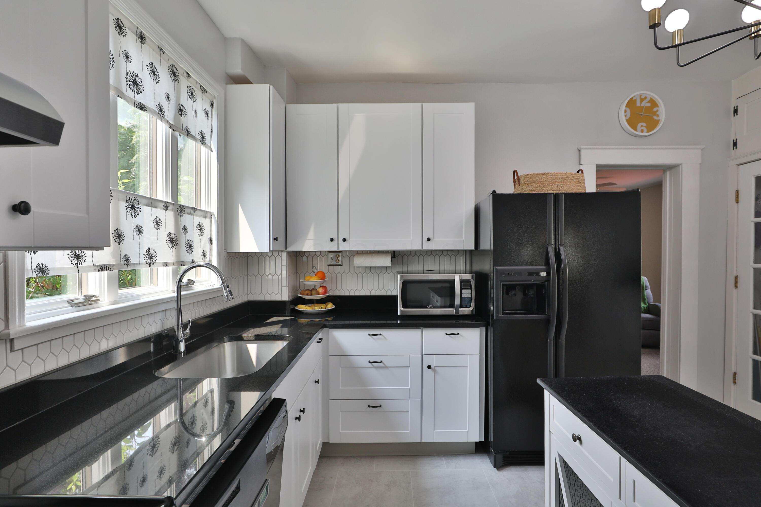 120 W Como Avenue Property Photo 21