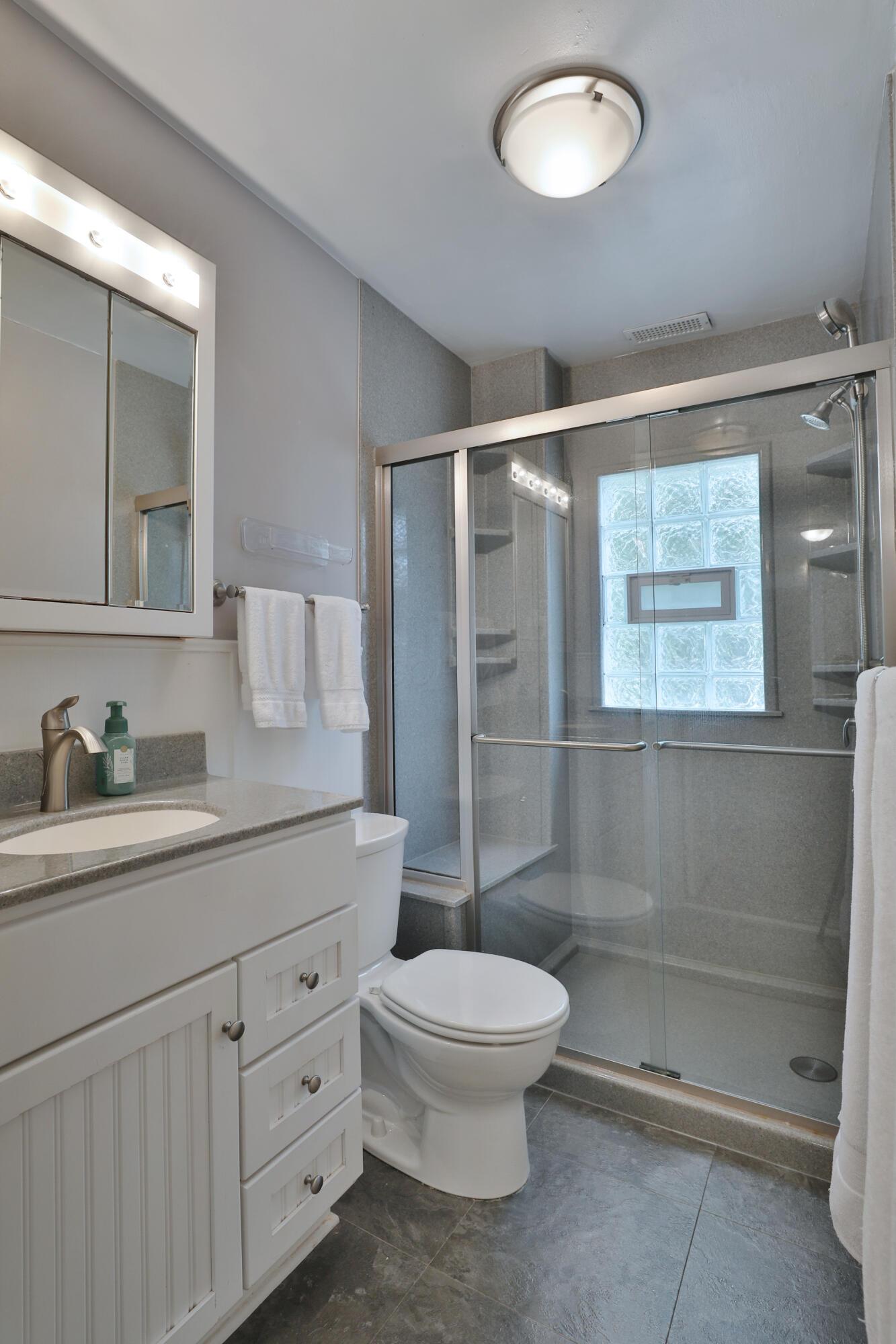 120 W Como Avenue Property Photo 36