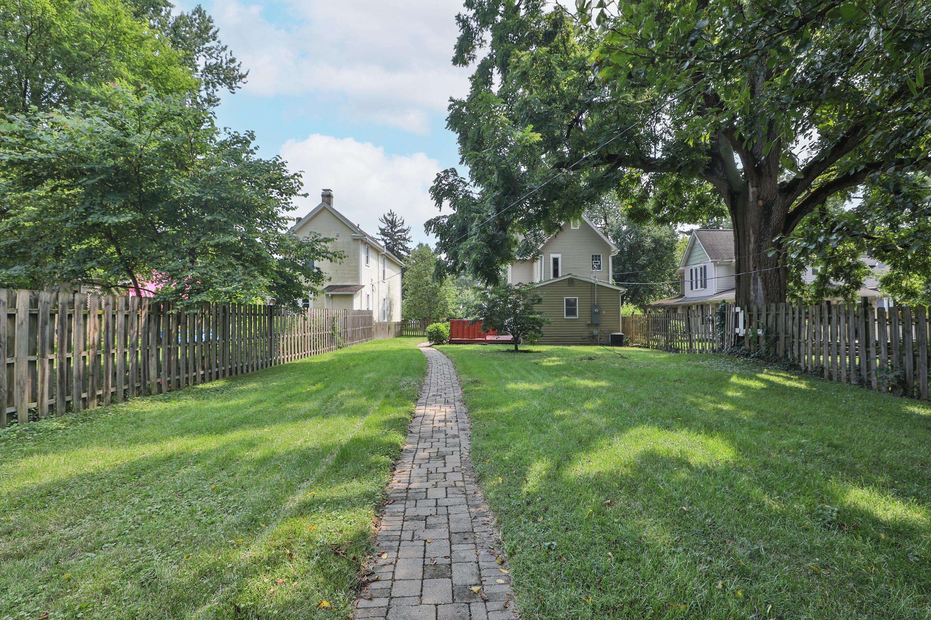120 W Como Avenue Property Photo 45