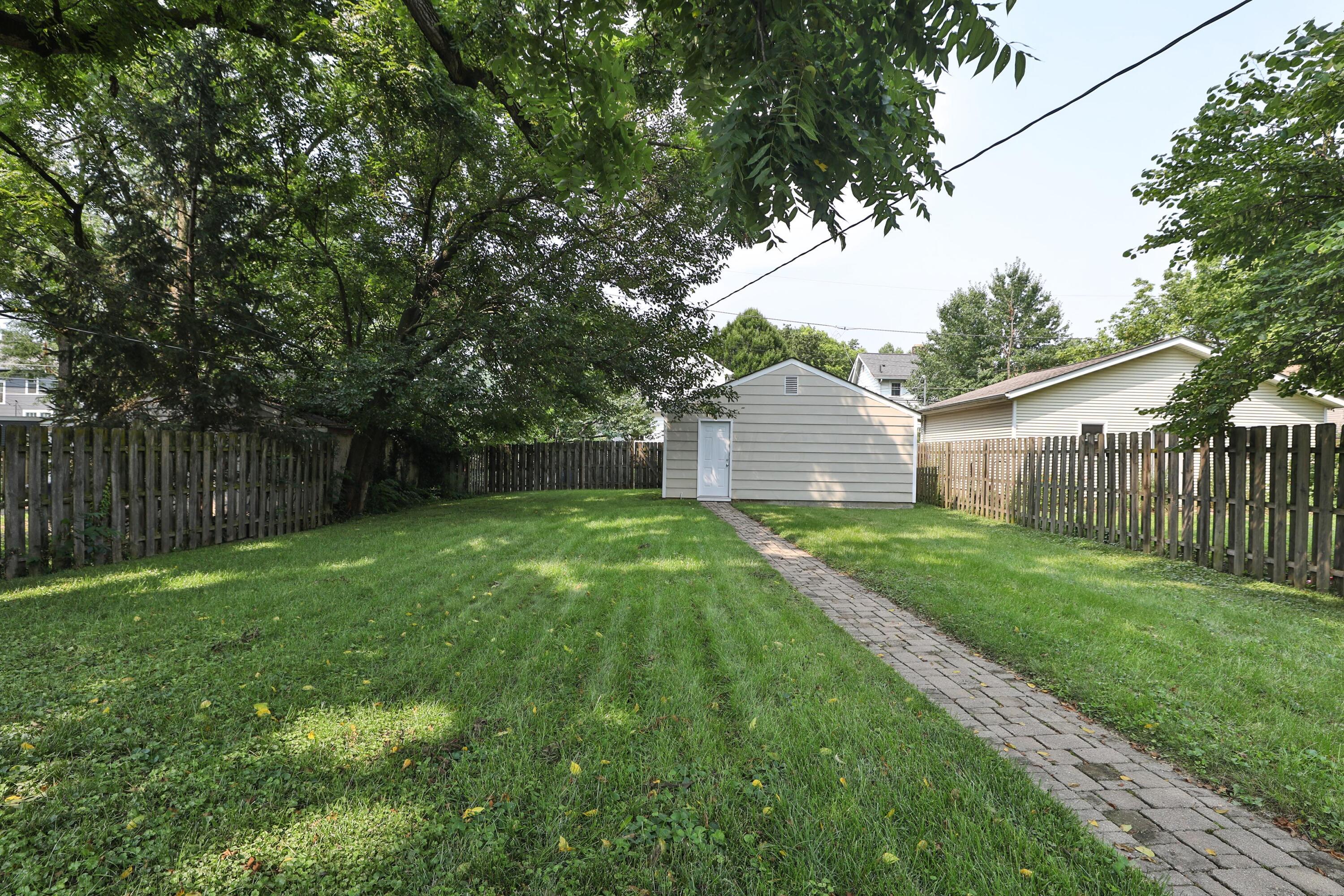 120 W Como Avenue Property Photo 46