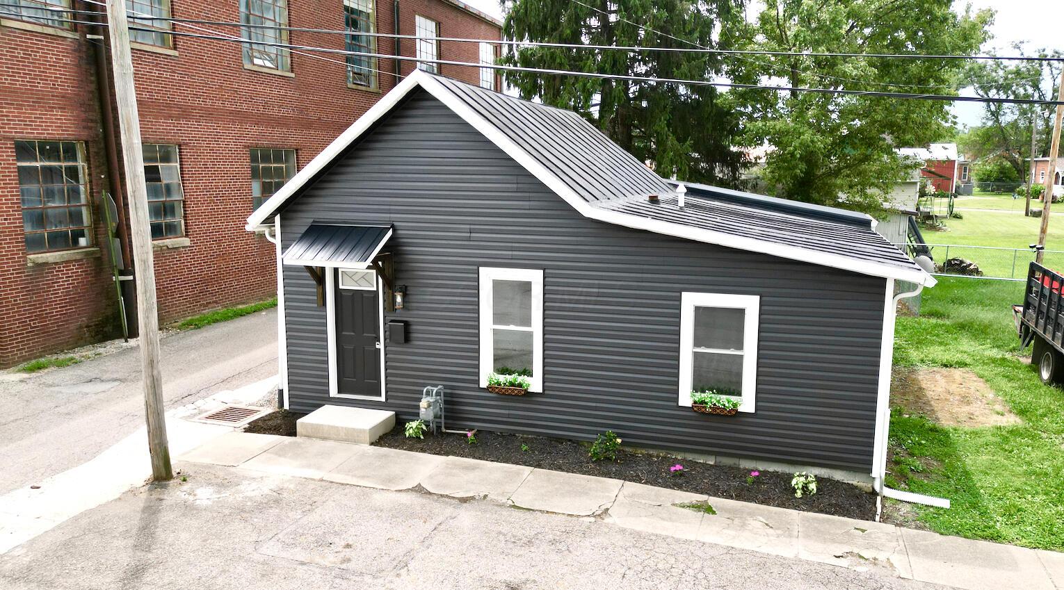 2 W Ing Street Property Photo 2