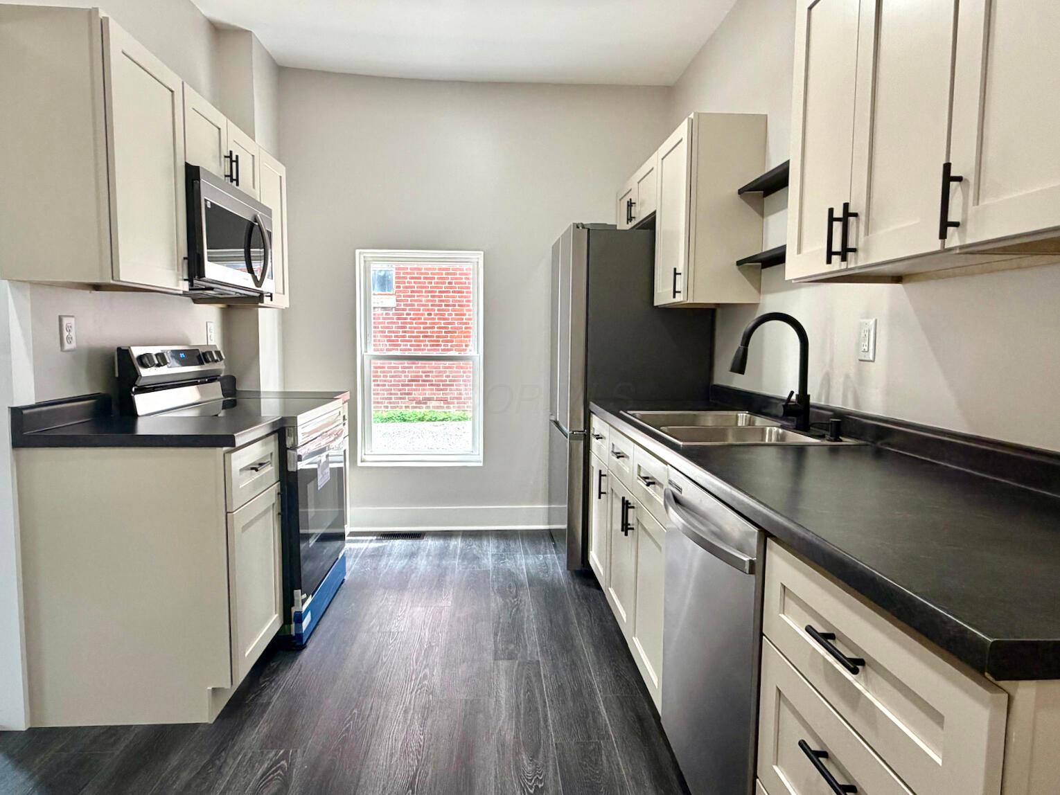 2 W Ing Street Property Photo 6