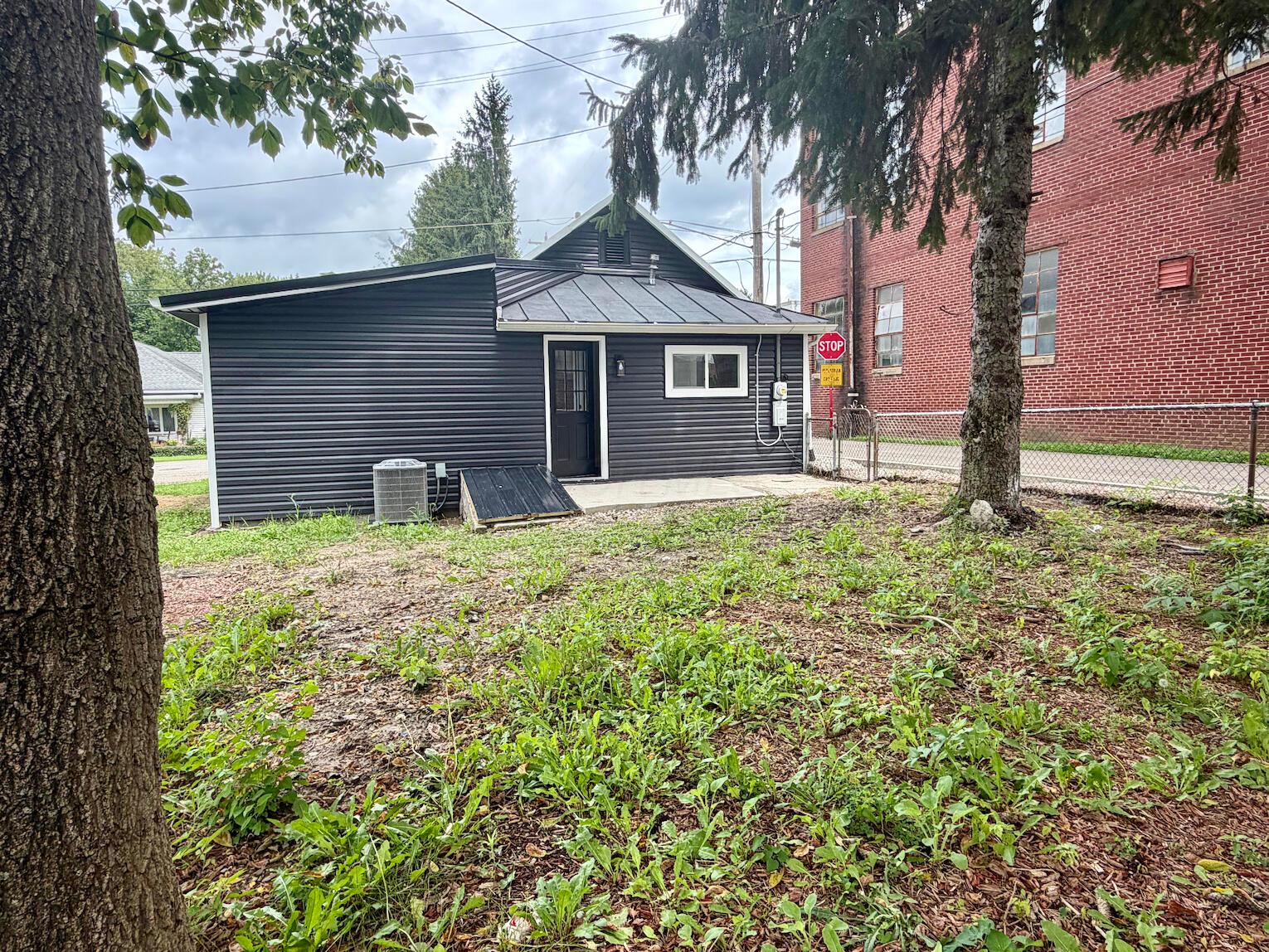2 W Ing Street Property Photo 8