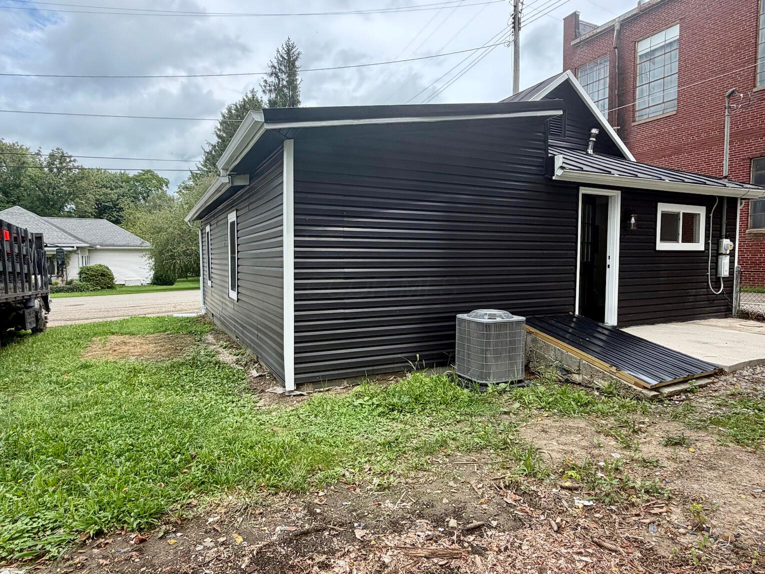 2 W Ing Street Property Photo 9