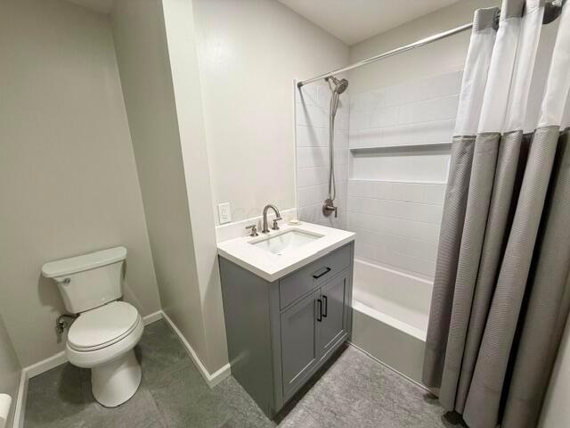 1900 Lakeview Drive Property Photo 10