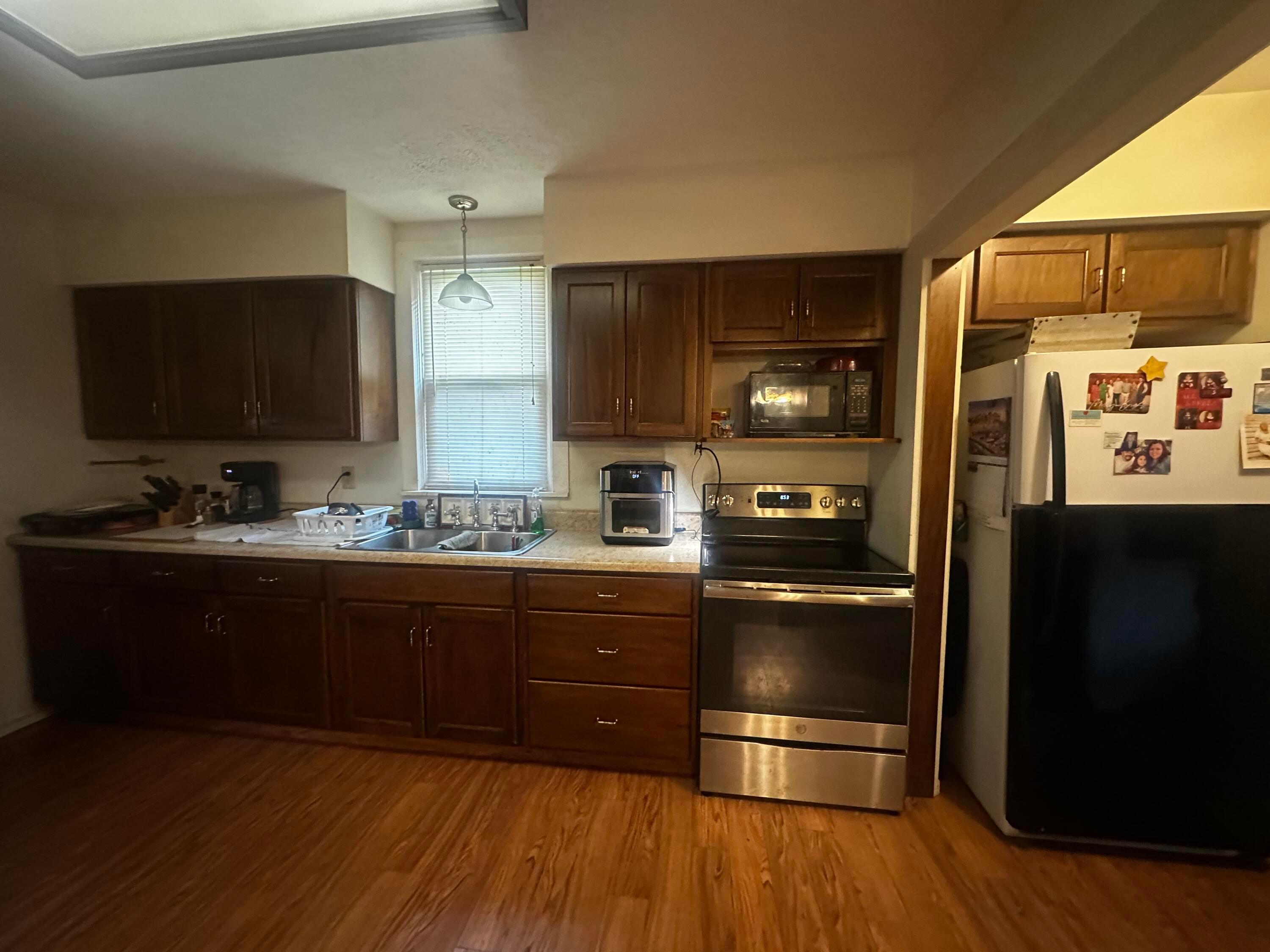 500 E Warren Street Property Photo 4